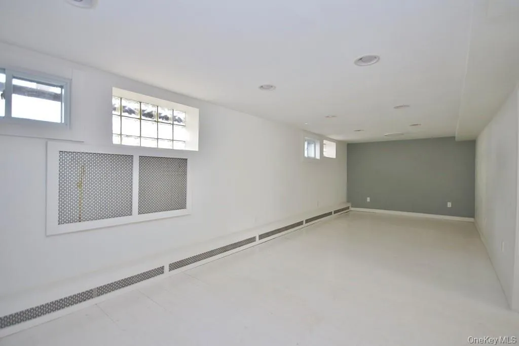 122 Washington Avenue, Beacon, NY, 2 Bedrooms Bedrooms, 8 Rooms Rooms,1 BathroomBathrooms,Residential Lease,For Rent,Washington,0,996239 122 Washington Avenue, Beacon, NY, 2 Bedrooms Bedrooms, 8 Rooms Rooms,1 BathroomBathrooms,Residential Lease,For Rent,Washington,0,996239