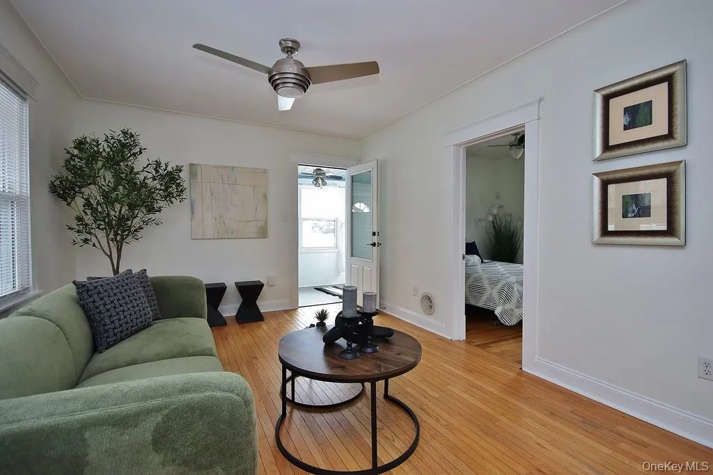 122 Washington Avenue, Beacon, NY, 2 Bedrooms Bedrooms, 8 Rooms Rooms,1 BathroomBathrooms,Residential Lease,For Rent,Washington,0,996239 122 Washington Avenue, Beacon, NY, 2 Bedrooms Bedrooms, 8 Rooms Rooms,1 BathroomBathrooms,Residential Lease,For Rent,Washington,0,996239