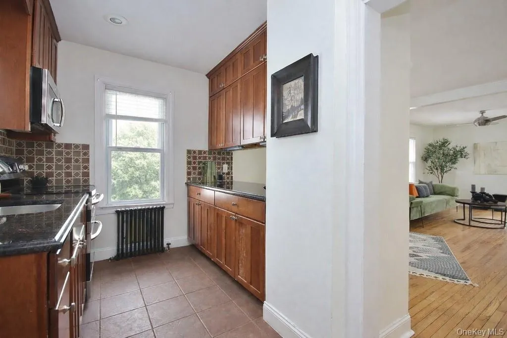 122 Washington Avenue, Beacon, NY, 2 Bedrooms Bedrooms, 8 Rooms Rooms,1 BathroomBathrooms,Residential Lease,For Rent,Washington,0,996239 122 Washington Avenue, Beacon, NY, 2 Bedrooms Bedrooms, 8 Rooms Rooms,1 BathroomBathrooms,Residential Lease,For Rent,Washington,0,996239