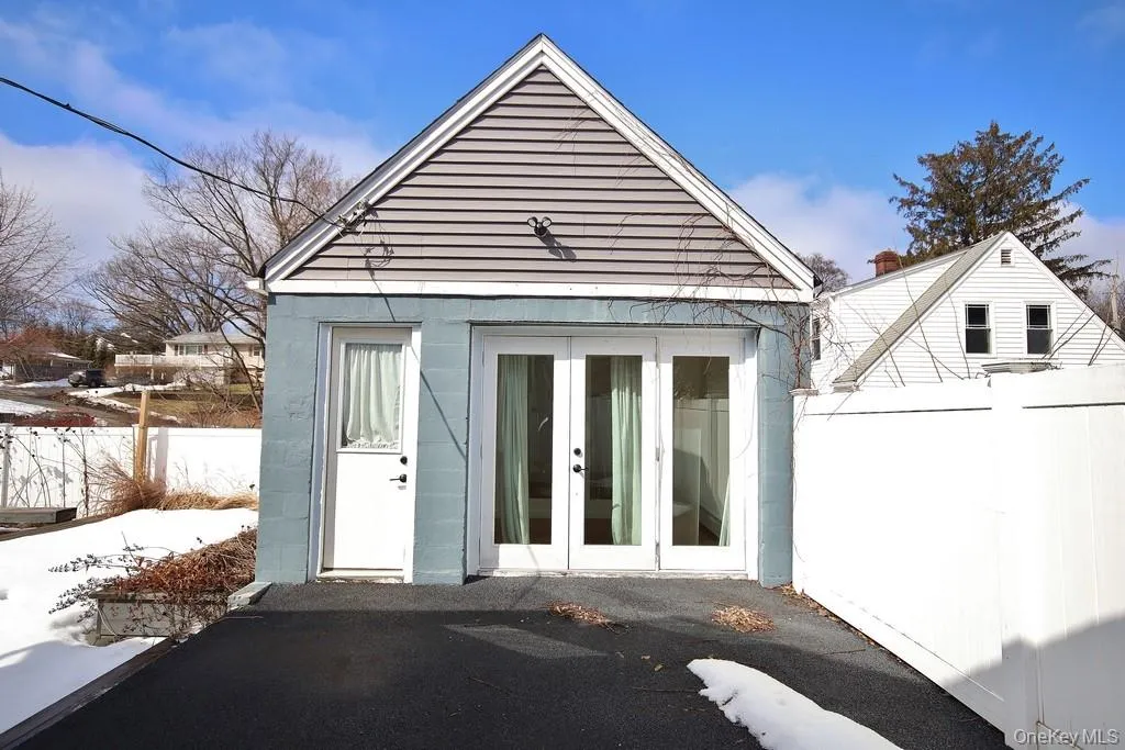 122 Washington Avenue, Beacon, NY, 2 Bedrooms Bedrooms, 8 Rooms Rooms,1 BathroomBathrooms,Residential Lease,For Rent,Washington,0,996239 122 Washington Avenue, Beacon, NY, 2 Bedrooms Bedrooms, 8 Rooms Rooms,1 BathroomBathrooms,Residential Lease,For Rent,Washington,0,996239