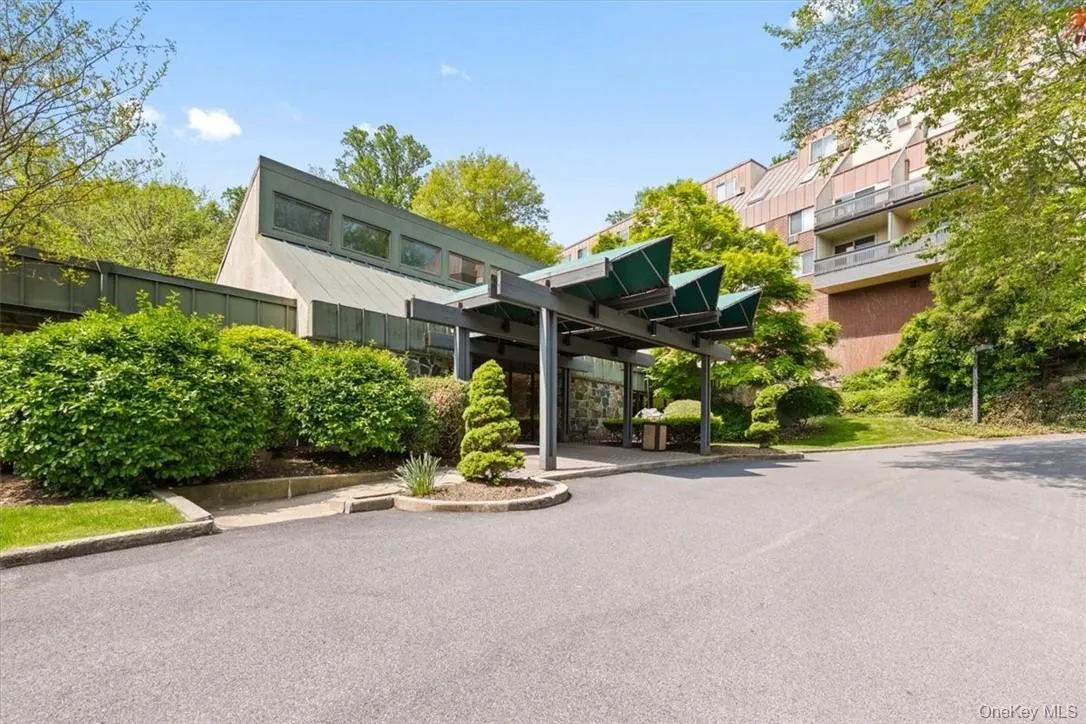 2 Fountain Lane, Greenburgh, NY, 2 Bedrooms Bedrooms, 6 Rooms Rooms,2 BathroomsBathrooms,Residential,For Rent,Fountain,0,KEY996293 2 Fountain Lane, Greenburgh, NY, 2 Bedrooms Bedrooms, 6 Rooms Rooms,2 BathroomsBathrooms,Residential,For Rent,Fountain,0,KEY996293