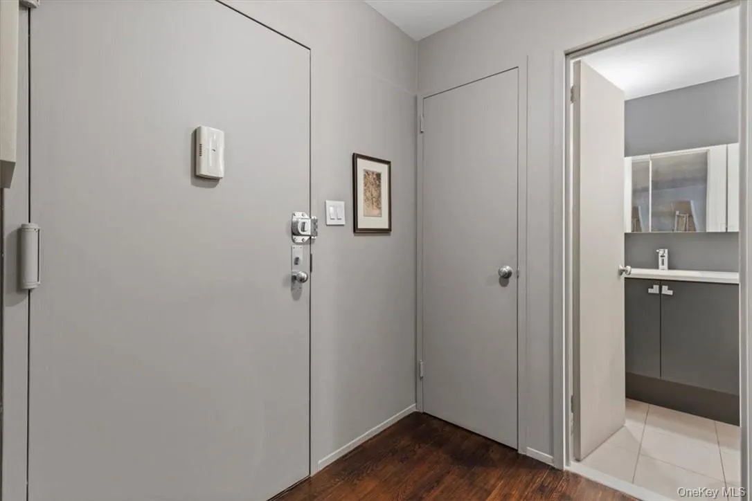 2 Fountain Lane, Greenburgh, NY, 2 Bedrooms Bedrooms, 6 Rooms Rooms,2 BathroomsBathrooms,Residential,For Rent,Fountain,0,KEY996293 2 Fountain Lane, Greenburgh, NY, 2 Bedrooms Bedrooms, 6 Rooms Rooms,2 BathroomsBathrooms,Residential,For Rent,Fountain,0,KEY996293