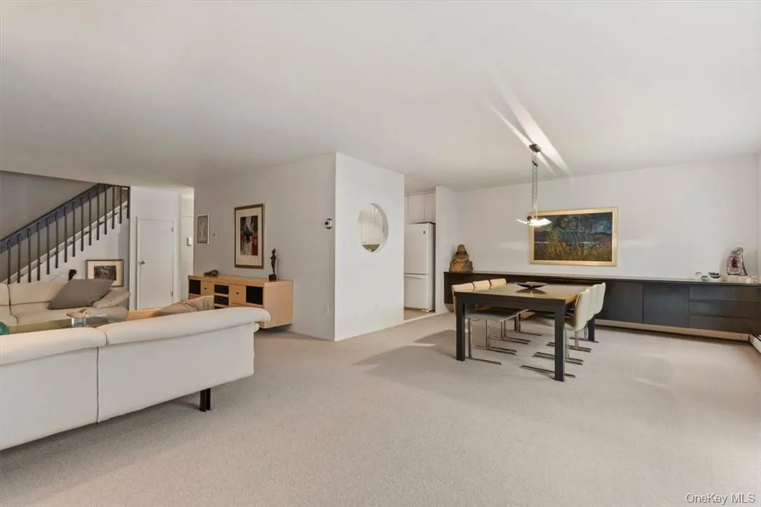 2 Fountain Lane, Greenburgh, NY, 2 Bedrooms Bedrooms, 6 Rooms Rooms,2 BathroomsBathrooms,Residential,For Rent,Fountain,0,KEY996293 2 Fountain Lane, Greenburgh, NY, 2 Bedrooms Bedrooms, 6 Rooms Rooms,2 BathroomsBathrooms,Residential,For Rent,Fountain,0,KEY996293