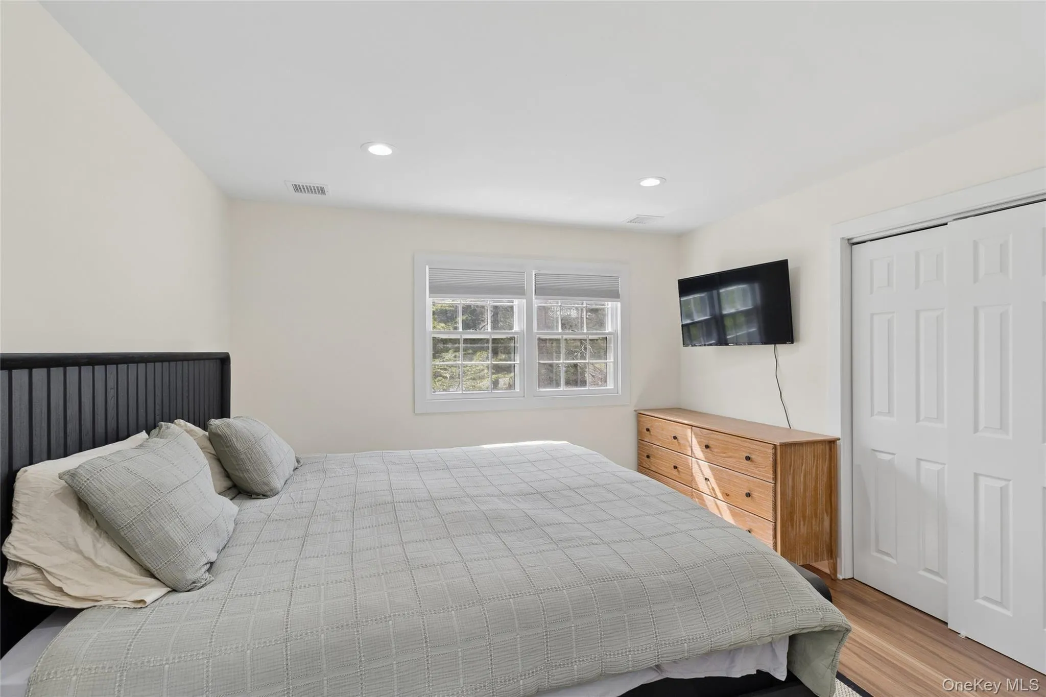 135 Pembroke Drive, East Hampton, NY, 4 Bedrooms Bedrooms, 4 Rooms Rooms,2 BathroomsBathrooms,Residential Lease,For Rent,Pembroke,0,996304 135 Pembroke Drive, East Hampton, NY, 4 Bedrooms Bedrooms, 4 Rooms Rooms,2 BathroomsBathrooms,Residential Lease,For Rent,Pembroke,0,996304