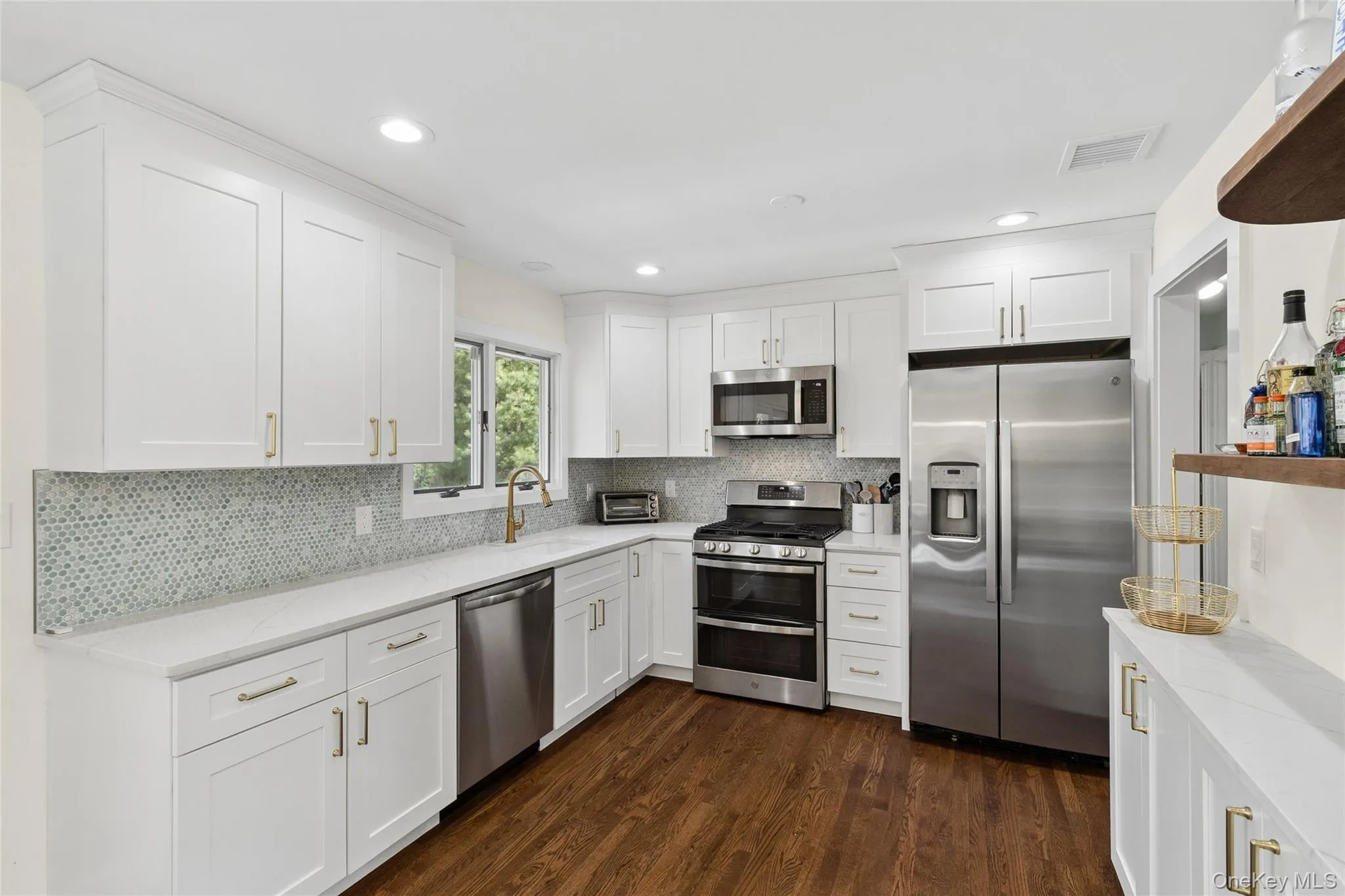 135 Pembroke Drive, East Hampton, NY, 4 Bedrooms Bedrooms, 4 Rooms Rooms,2 BathroomsBathrooms,Residential Lease,For Rent,Pembroke,0,996304 135 Pembroke Drive, East Hampton, NY, 4 Bedrooms Bedrooms, 4 Rooms Rooms,2 BathroomsBathrooms,Residential Lease,For Rent,Pembroke,0,996304