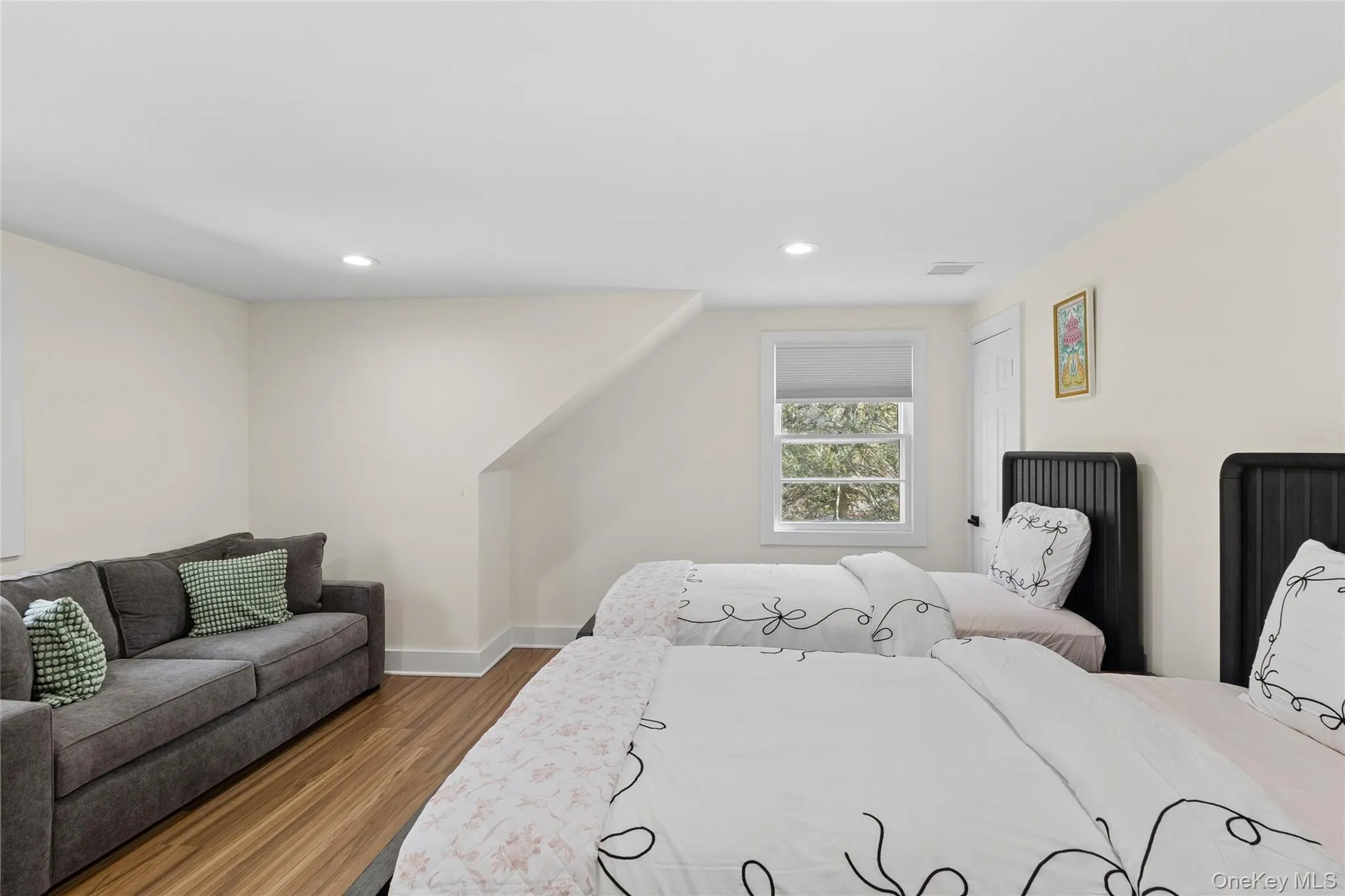 135 Pembroke Drive, East Hampton, NY, 4 Bedrooms Bedrooms, 4 Rooms Rooms,2 BathroomsBathrooms,Residential Lease,For Rent,Pembroke,0,996304 135 Pembroke Drive, East Hampton, NY, 4 Bedrooms Bedrooms, 4 Rooms Rooms,2 BathroomsBathrooms,Residential Lease,For Rent,Pembroke,0,996304