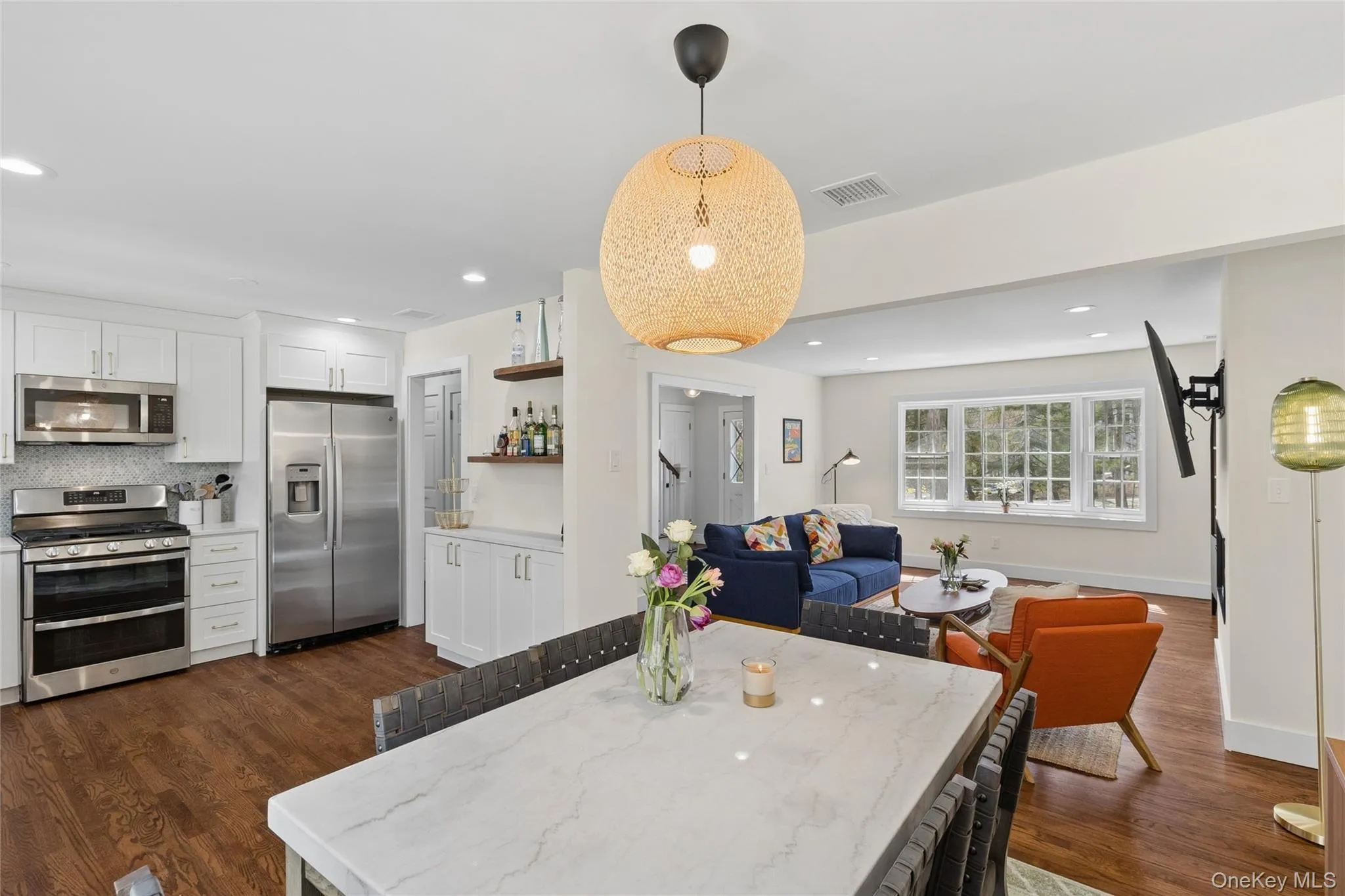 135 Pembroke Drive, East Hampton, NY, 4 Bedrooms Bedrooms, 4 Rooms Rooms,2 BathroomsBathrooms,Residential Lease,For Rent,Pembroke,0,996304 135 Pembroke Drive, East Hampton, NY, 4 Bedrooms Bedrooms, 4 Rooms Rooms,2 BathroomsBathrooms,Residential Lease,For Rent,Pembroke,0,996304