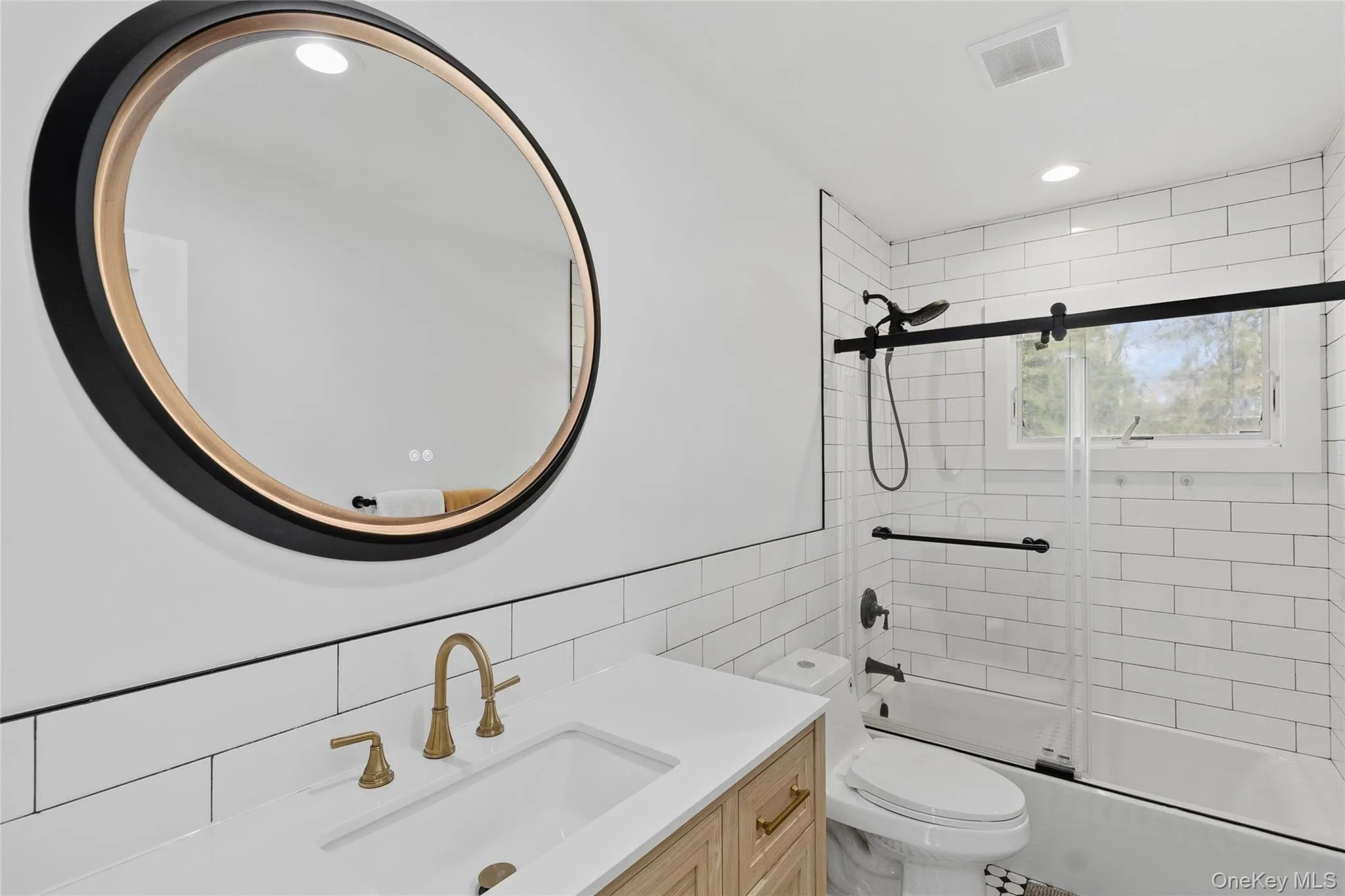 135 Pembroke Drive, East Hampton, NY, 4 Bedrooms Bedrooms, 4 Rooms Rooms,2 BathroomsBathrooms,Residential Lease,For Rent,Pembroke,0,996304 135 Pembroke Drive, East Hampton, NY, 4 Bedrooms Bedrooms, 4 Rooms Rooms,2 BathroomsBathrooms,Residential Lease,For Rent,Pembroke,0,996304