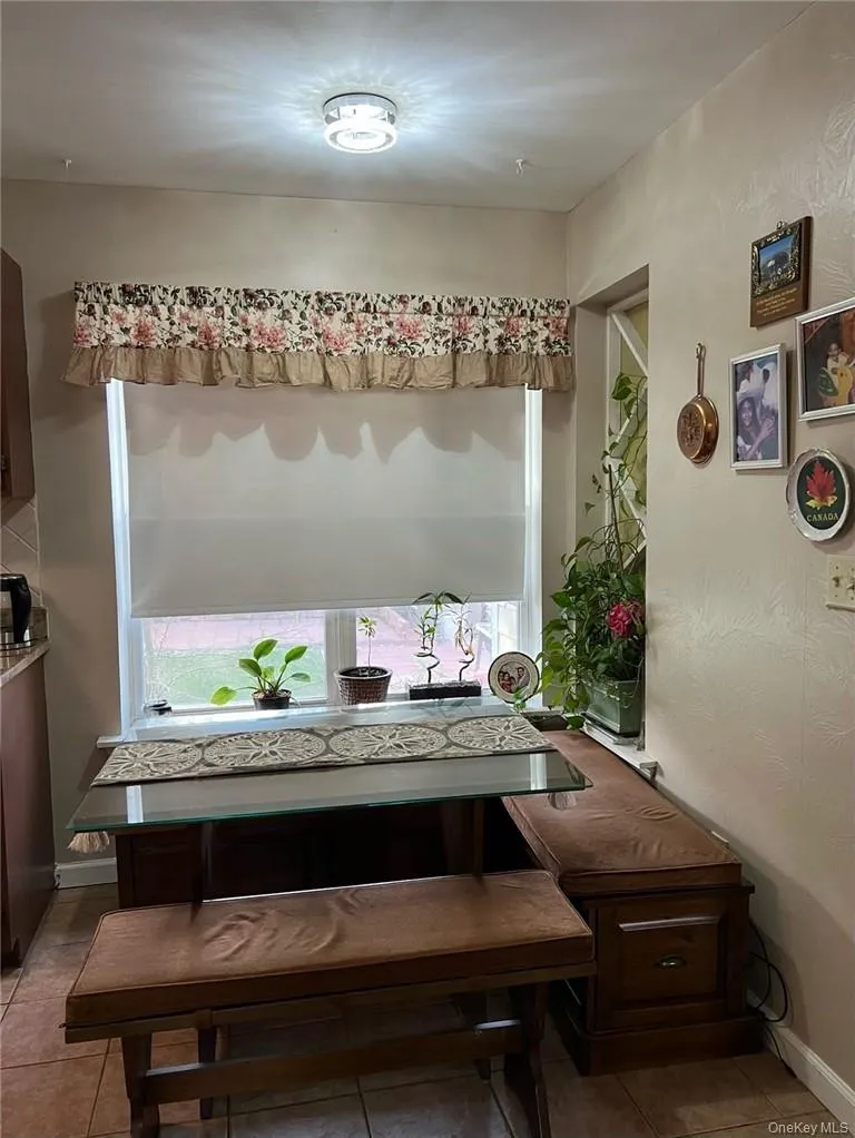 Eat in Kitchen Eat in Kitchen