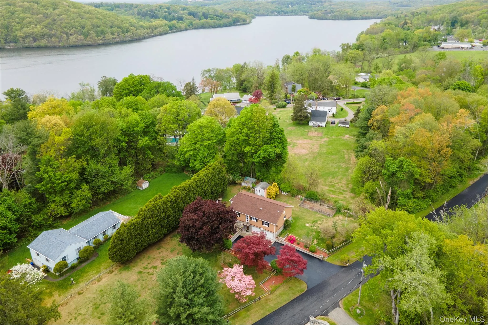 33 Arbor Lane, Southeast, NY, 3 Bedrooms Bedrooms, 8 Rooms Rooms,2 BathroomsBathrooms,Residential,For Rent,Arbor,0,996331 33 Arbor Lane, Southeast, NY, 3 Bedrooms Bedrooms, 8 Rooms Rooms,2 BathroomsBathrooms,Residential,For Rent,Arbor,0,996331
