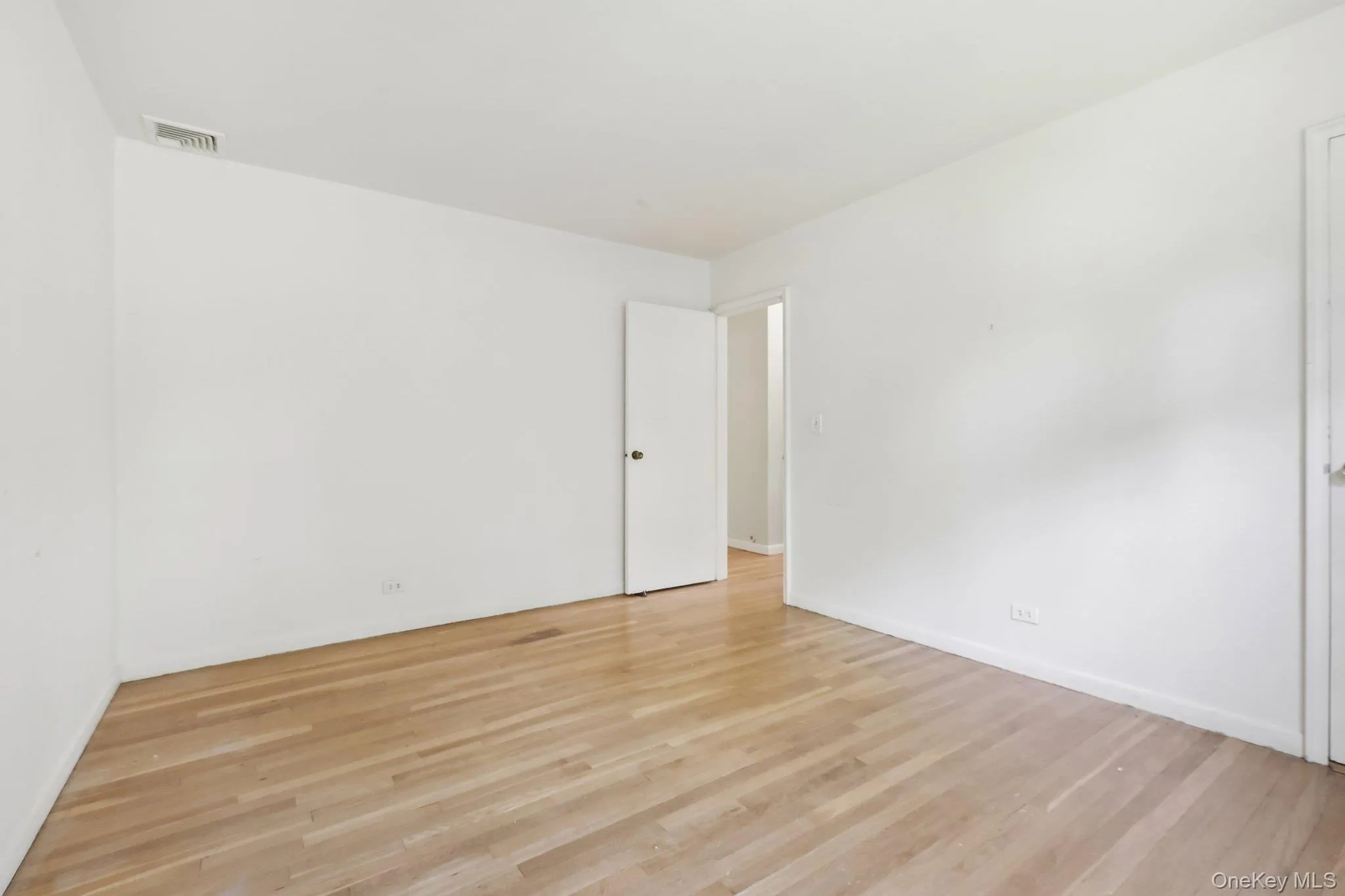 1055 Mamaroneck Avenue, White Plains, NY, 5 Bedrooms Bedrooms, 13 Rooms Rooms,3 BathroomsBathrooms,Residential,For Rent,Mamaroneck,0,996346 1055 Mamaroneck Avenue, White Plains, NY, 5 Bedrooms Bedrooms, 13 Rooms Rooms,3 BathroomsBathrooms,Residential,For Rent,Mamaroneck,0,996346