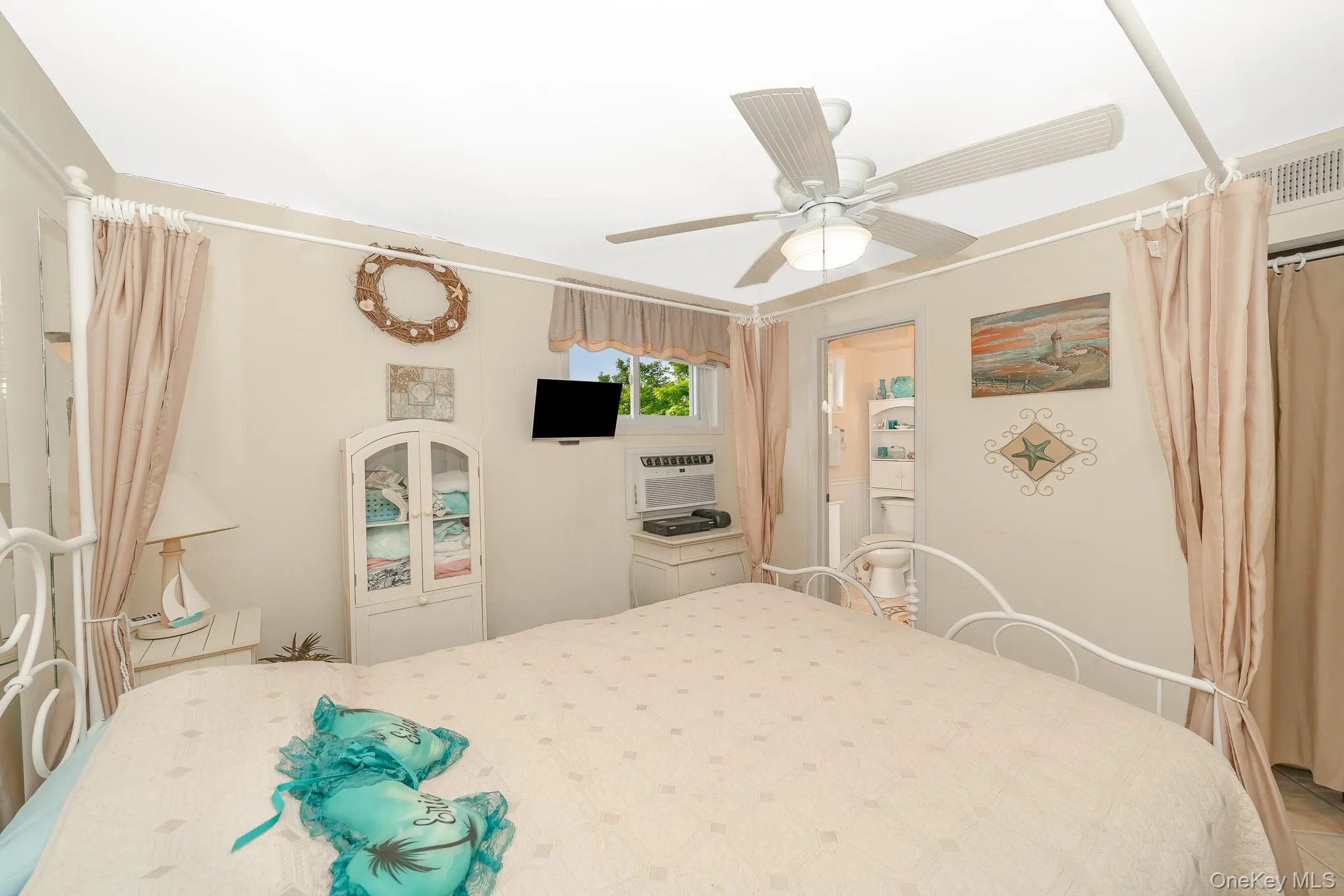 50 Rampasture Road, Southampton, NY, 1 Bedroom Bedrooms, 4 Rooms Rooms,1 BathroomBathrooms,Residential,For Rent,Rampasture,0,KEY996348 50 Rampasture Road, Southampton, NY, 1 Bedroom Bedrooms, 4 Rooms Rooms,1 BathroomBathrooms,Residential,For Rent,Rampasture,0,KEY996348