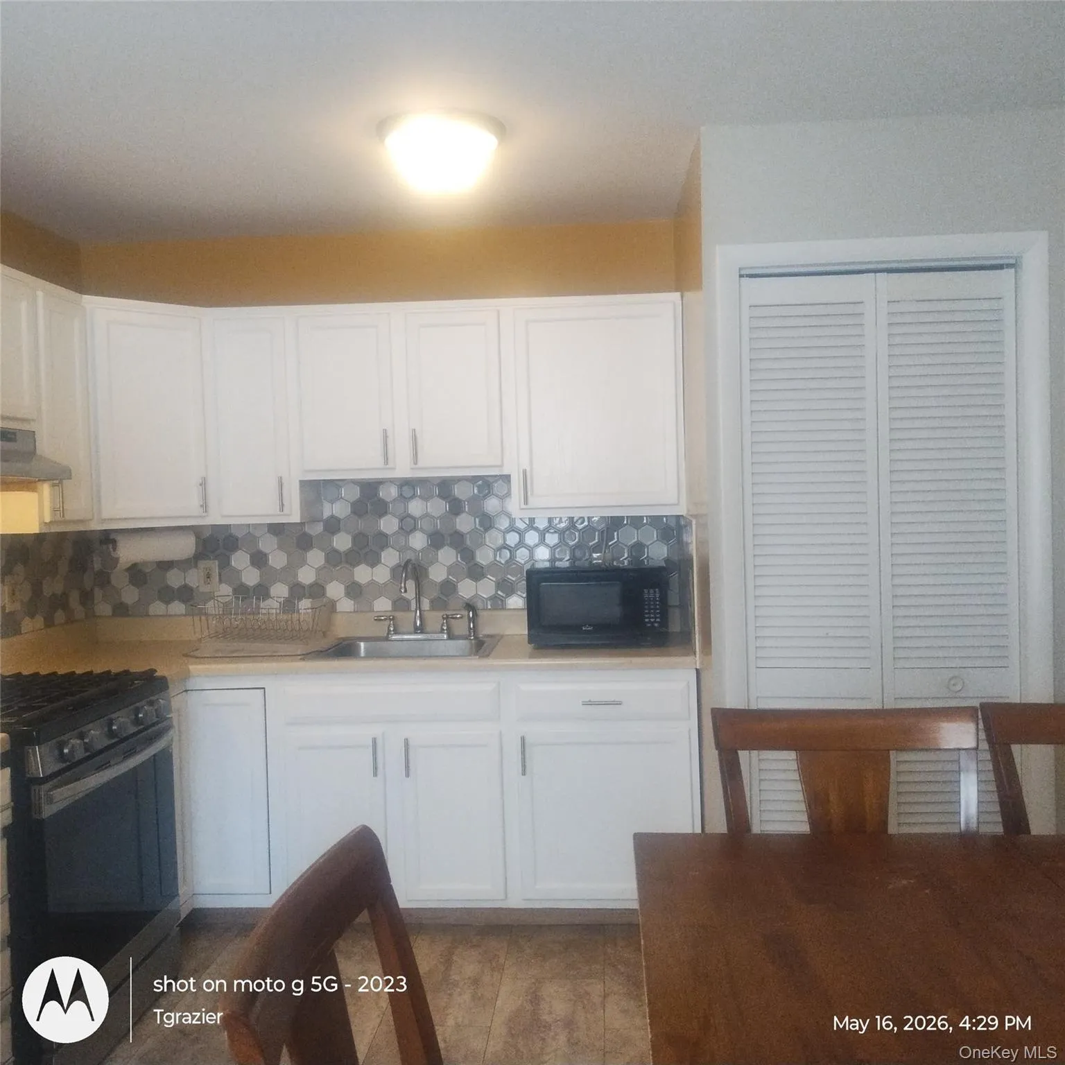 38 Richmond Place, Middletown, NY, 2 Bedrooms Bedrooms, 5 Rooms Rooms,1 BathroomBathrooms,Residential Lease,For Rent,Richmond,0,996351 38 Richmond Place, Middletown, NY, 2 Bedrooms Bedrooms, 5 Rooms Rooms,1 BathroomBathrooms,Residential Lease,For Rent,Richmond,0,996351