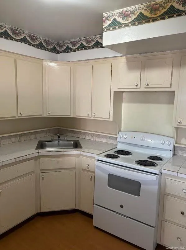 91-04 75th Street, New York, NY, 3 Bedrooms Bedrooms, 7 Rooms Rooms,1 BathroomBathrooms,Residential Lease,For Rent,75th,0,996352 91-04 75th Street, New York, NY, 3 Bedrooms Bedrooms, 7 Rooms Rooms,1 BathroomBathrooms,Residential Lease,For Rent,75th,0,996352