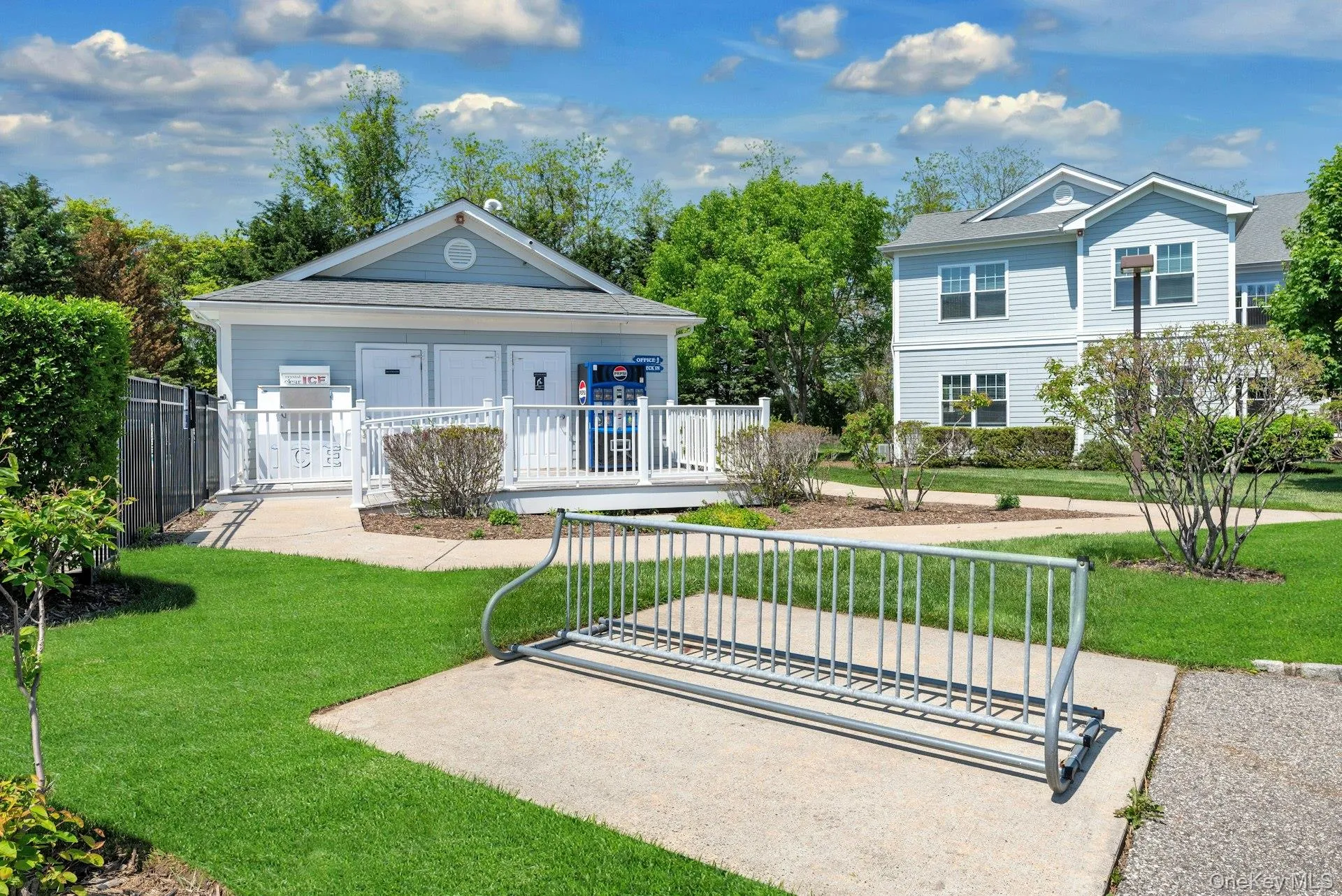 61475 Route 48, Southold, NY, 2 Bedrooms Bedrooms, 5 Rooms Rooms,2 BathroomsBathrooms,Residential,For Rent,Route 48,0,996367 61475 Route 48, Southold, NY, 2 Bedrooms Bedrooms, 5 Rooms Rooms,2 BathroomsBathrooms,Residential,For Rent,Route 48,0,996367