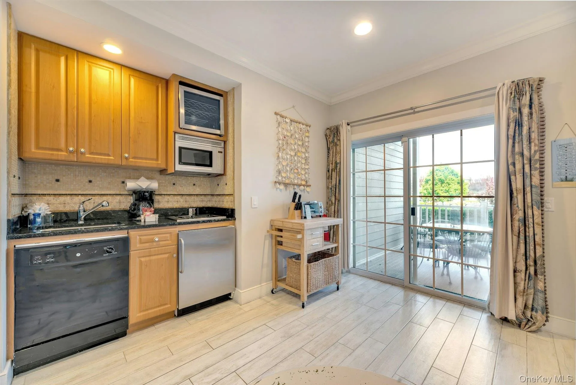 61475 Route 48, Southold, NY, 2 Bedrooms Bedrooms, 5 Rooms Rooms,2 BathroomsBathrooms,Residential,For Rent,Route 48,0,996367 61475 Route 48, Southold, NY, 2 Bedrooms Bedrooms, 5 Rooms Rooms,2 BathroomsBathrooms,Residential,For Rent,Route 48,0,996367
