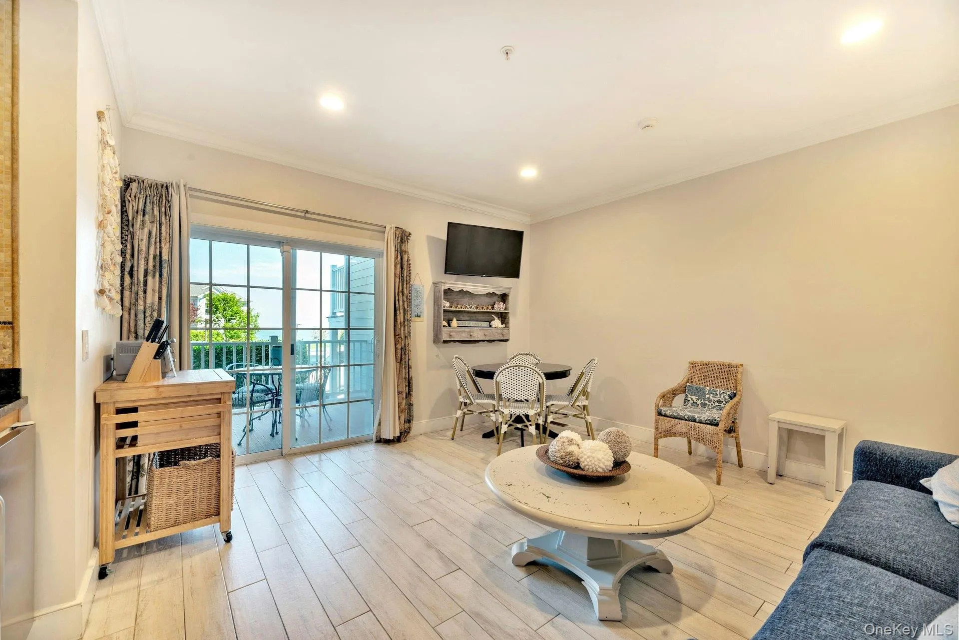 61475 Route 48, Southold, NY, 2 Bedrooms Bedrooms, 5 Rooms Rooms,2 BathroomsBathrooms,Residential,For Rent,Route 48,0,996367 61475 Route 48, Southold, NY, 2 Bedrooms Bedrooms, 5 Rooms Rooms,2 BathroomsBathrooms,Residential,For Rent,Route 48,0,996367