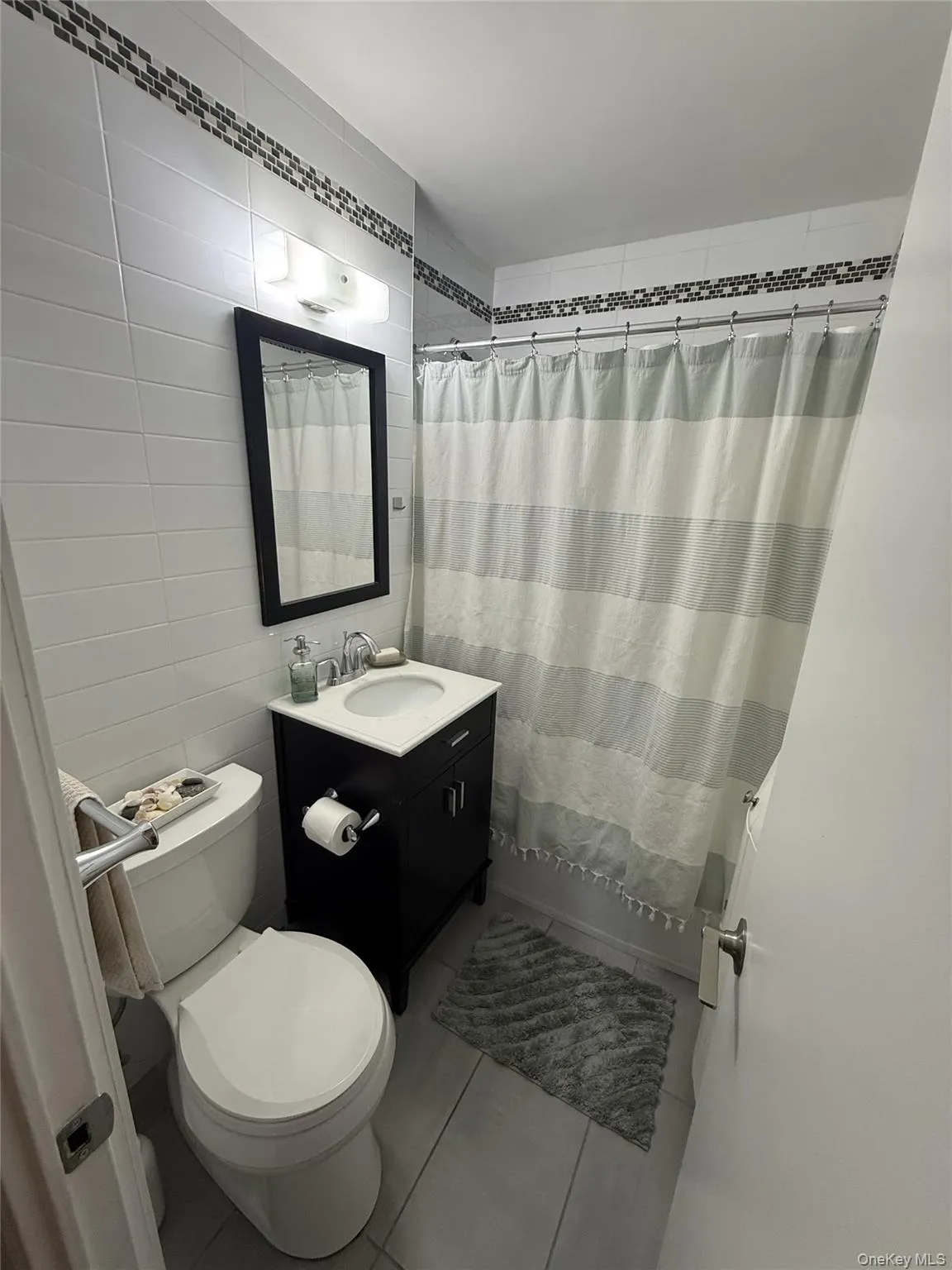 220-55 46th Avenue, New York, NY, 1 Bedroom Bedrooms, 4 Rooms Rooms,1 BathroomBathrooms,Residential Lease,For Rent,46th,0,996368 220-55 46th Avenue, New York, NY, 1 Bedroom Bedrooms, 4 Rooms Rooms,1 BathroomBathrooms,Residential Lease,For Rent,46th,0,996368