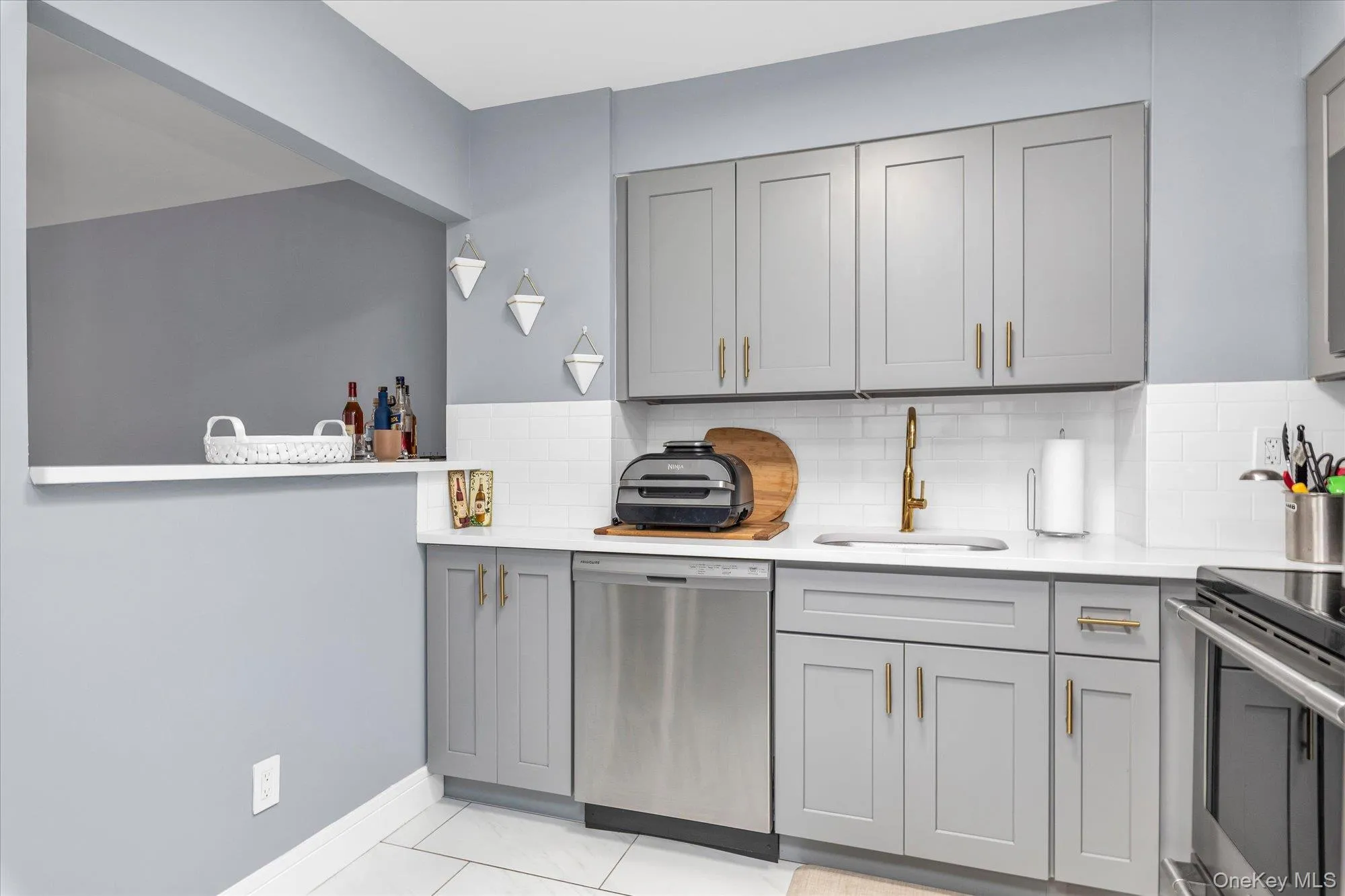 360 Shore Road, Long Beach, NY, 1 Bedroom Bedrooms, 3 Rooms Rooms,1 BathroomBathrooms,Residential,For Rent,Shore,0,KEY996374 360 Shore Road, Long Beach, NY, 1 Bedroom Bedrooms, 3 Rooms Rooms,1 BathroomBathrooms,Residential,For Rent,Shore,0,KEY996374