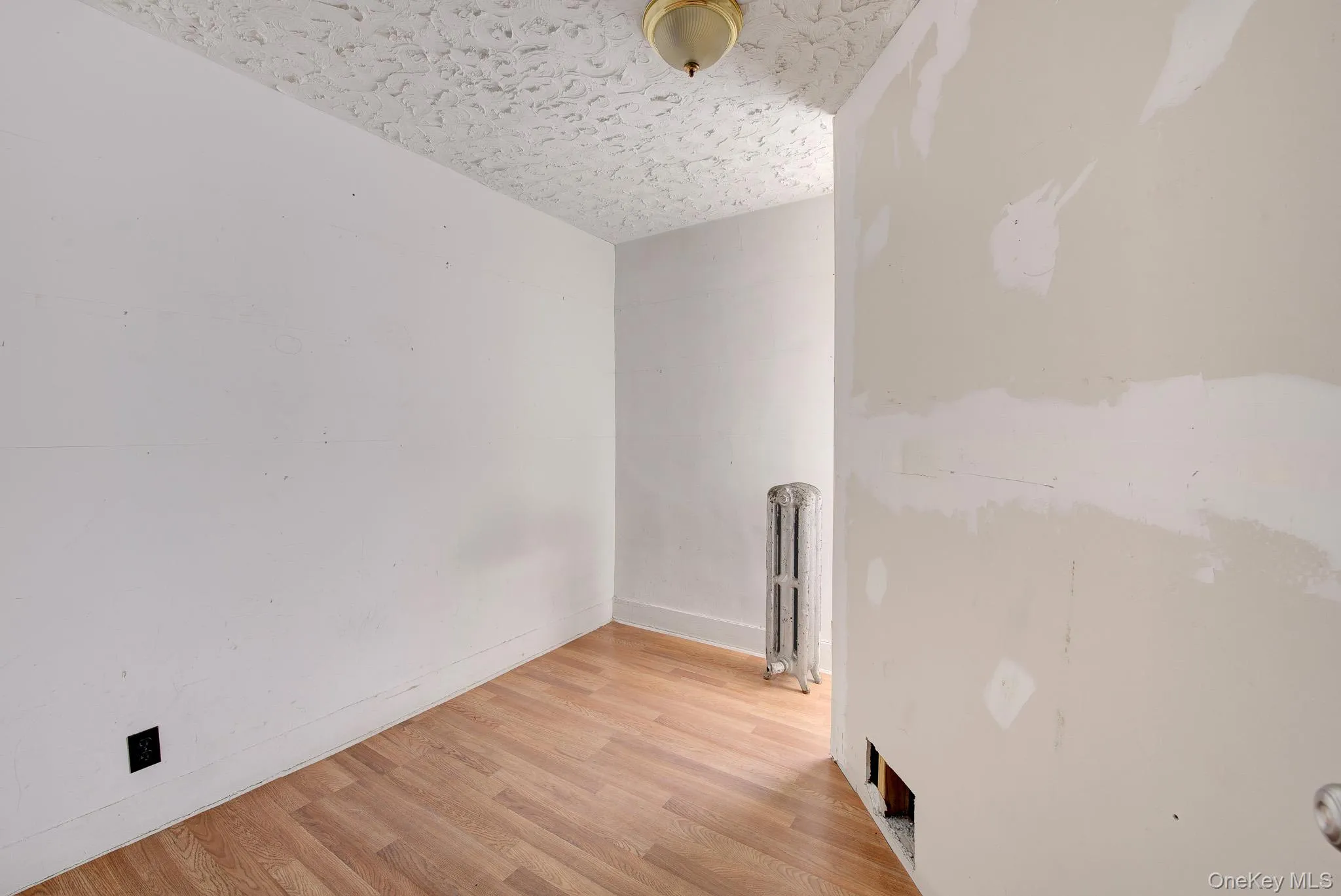 114-10 169th Street, New York, NY, 3 Bedrooms Bedrooms, 6 Rooms Rooms,1 BathroomBathrooms,Residential Sale,For Rent,169th,0,996391 114-10 169th Street, New York, NY, 3 Bedrooms Bedrooms, 6 Rooms Rooms,1 BathroomBathrooms,Residential Sale,For Rent,169th,0,996391
