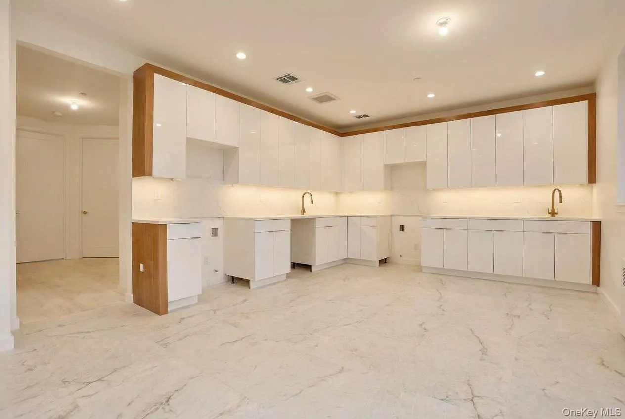 1 Hopal Lane, Ramapo, NY, 3 Bedrooms Bedrooms, 5 Rooms Rooms,2 BathroomsBathrooms,Residential Sale,For Rent,Hopal,0,996400 1 Hopal Lane, Ramapo, NY, 3 Bedrooms Bedrooms, 5 Rooms Rooms,2 BathroomsBathrooms,Residential Sale,For Rent,Hopal,0,996400