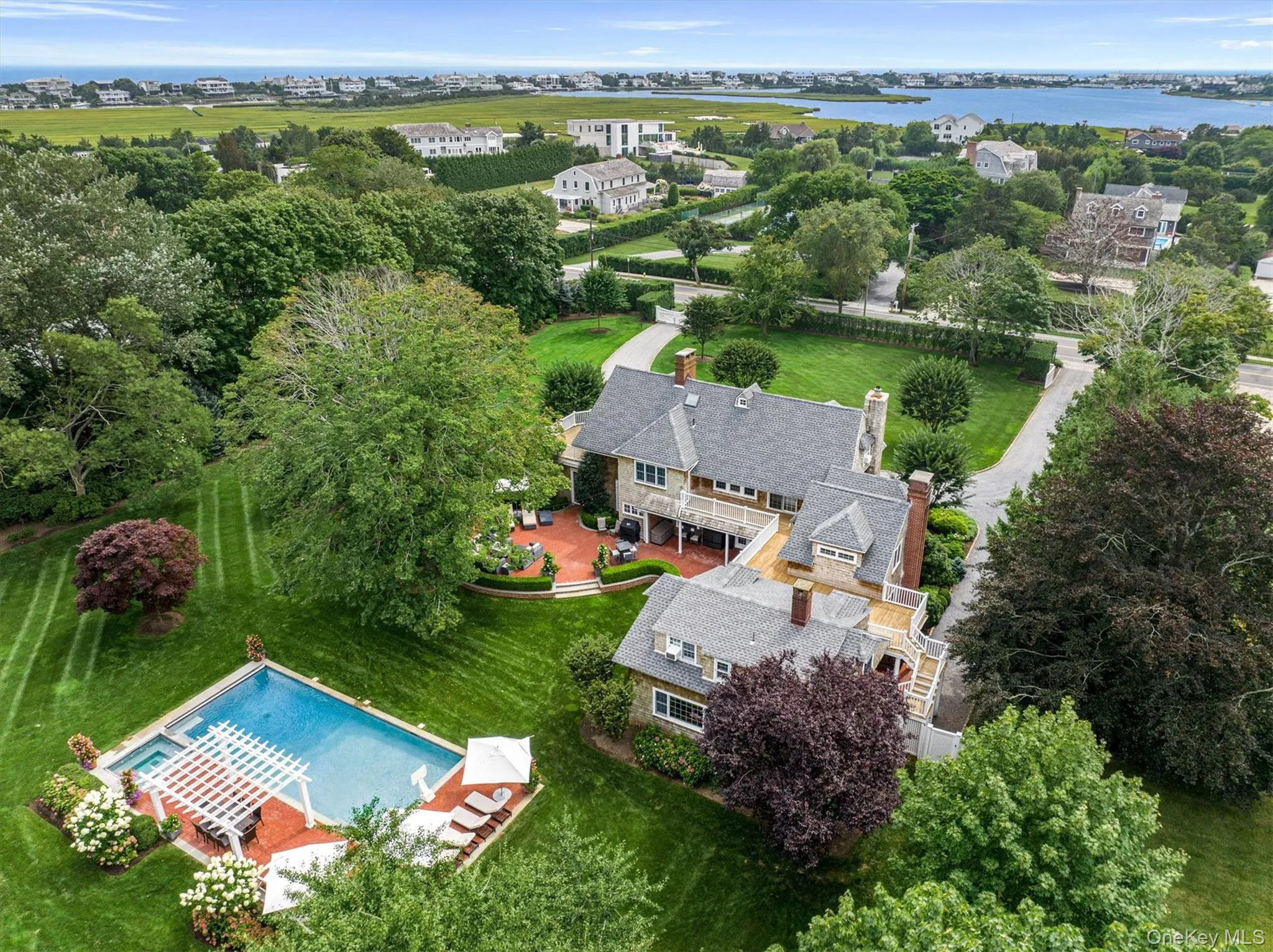 92 Beach Lane, Southampton, New York 11978