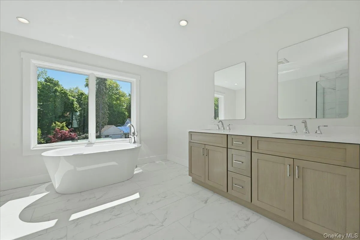 72 Cypress Lane, Hempstead, NY, 5 Bedrooms Bedrooms, 11 Rooms Rooms,5 BathroomsBathrooms,Residential,For Rent,Cypress,0,996419 72 Cypress Lane, Hempstead, NY, 5 Bedrooms Bedrooms, 11 Rooms Rooms,5 BathroomsBathrooms,Residential,For Rent,Cypress,0,996419