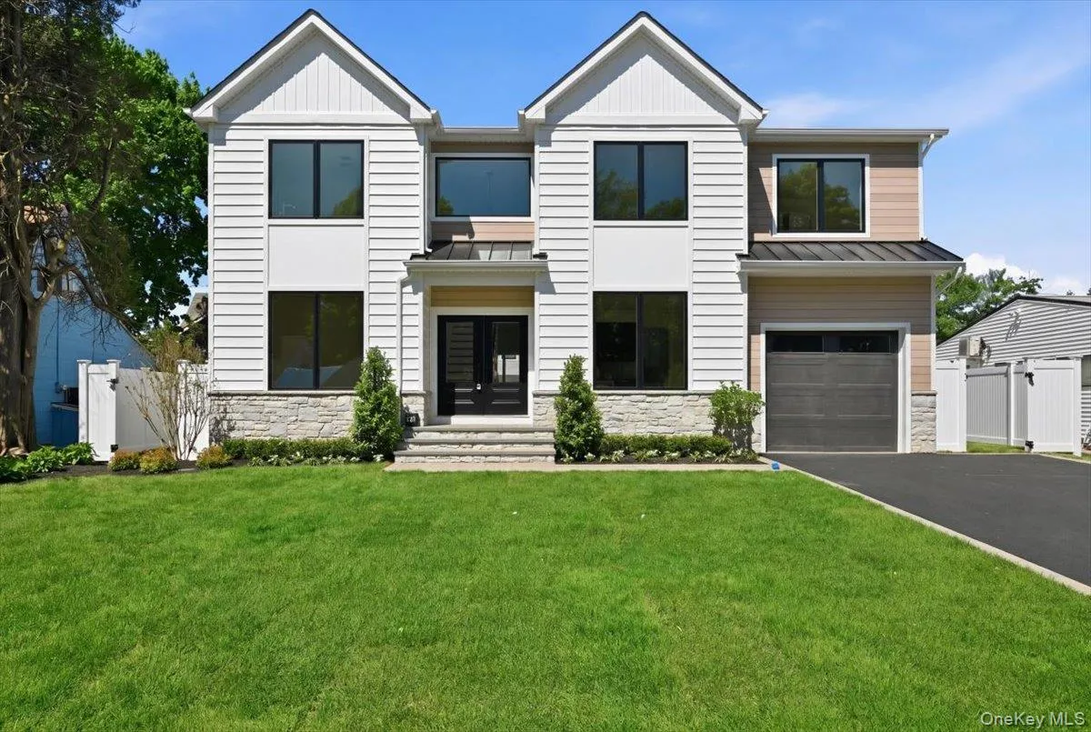 72 Cypress Lane, Hempstead, NY, 5 Bedrooms Bedrooms, 11 Rooms Rooms,5 BathroomsBathrooms,Residential,For Rent,Cypress,0,996419 72 Cypress Lane, Hempstead, NY, 5 Bedrooms Bedrooms, 11 Rooms Rooms,5 BathroomsBathrooms,Residential,For Rent,Cypress,0,996419