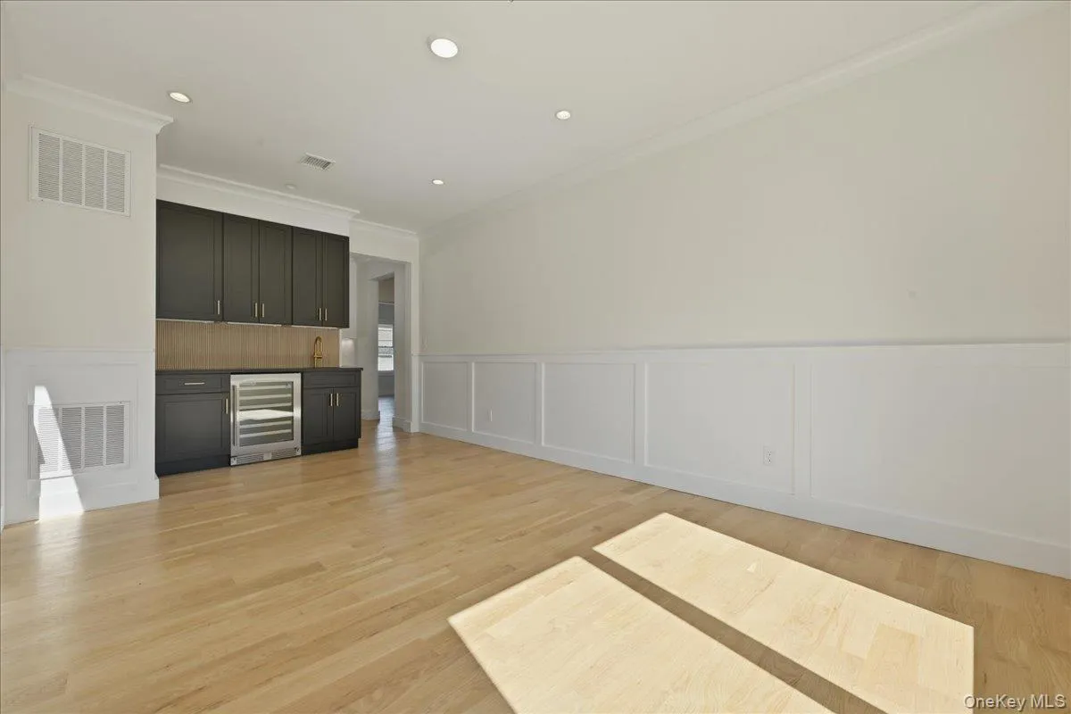 72 Cypress Lane, Hempstead, NY, 5 Bedrooms Bedrooms, 11 Rooms Rooms,5 BathroomsBathrooms,Residential,For Rent,Cypress,0,KEY996419 72 Cypress Lane, Hempstead, NY, 5 Bedrooms Bedrooms, 11 Rooms Rooms,5 BathroomsBathrooms,Residential,For Rent,Cypress,0,KEY996419