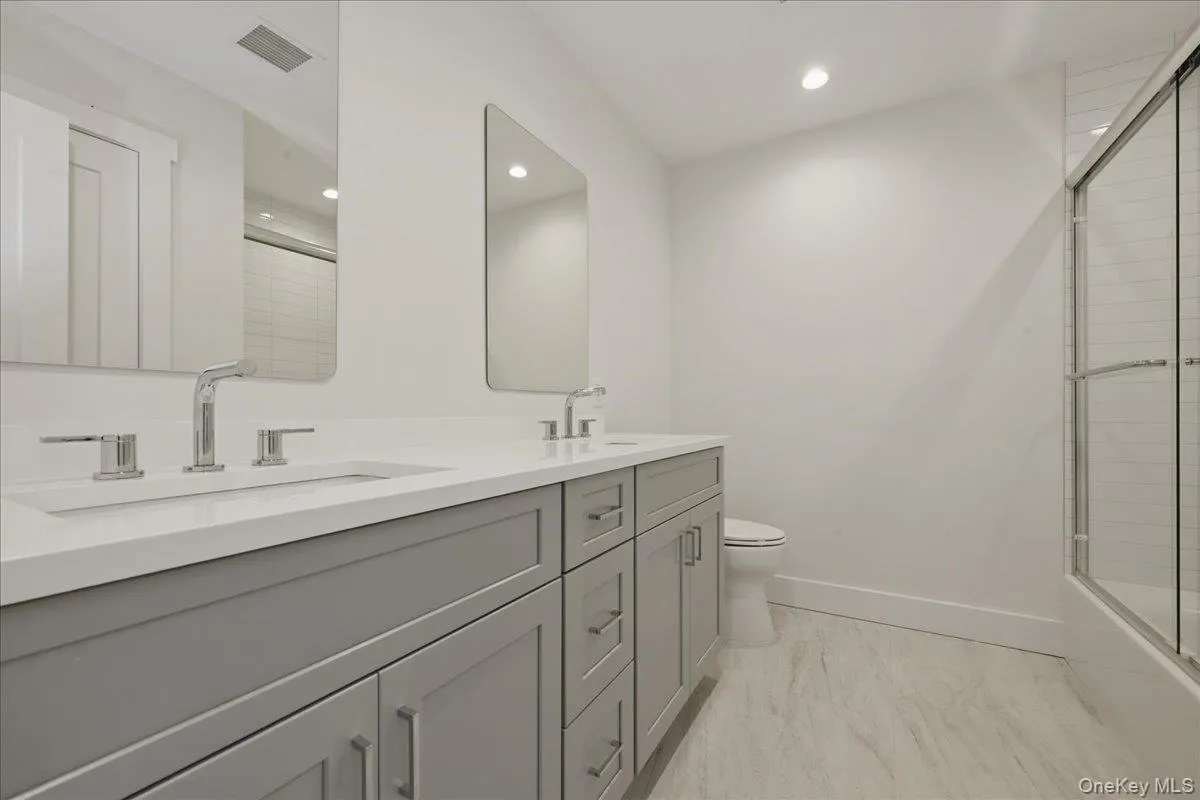 72 Cypress Lane, Hempstead, NY, 5 Bedrooms Bedrooms, 11 Rooms Rooms,5 BathroomsBathrooms,Residential,For Rent,Cypress,0,996419 72 Cypress Lane, Hempstead, NY, 5 Bedrooms Bedrooms, 11 Rooms Rooms,5 BathroomsBathrooms,Residential,For Rent,Cypress,0,996419