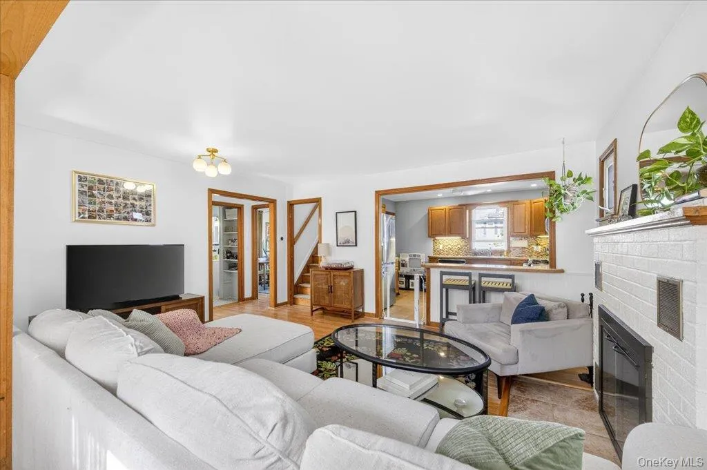 23 Roosevelt Place, Newburgh (city), NY, 3 Bedrooms Bedrooms, 6 Rooms Rooms,1 BathroomBathrooms,Residential,For Rent,Roosevelt,0,996424 23 Roosevelt Place, Newburgh (city), NY, 3 Bedrooms Bedrooms, 6 Rooms Rooms,1 BathroomBathrooms,Residential,For Rent,Roosevelt,0,996424