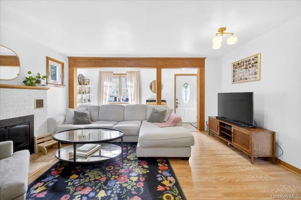 23 Roosevelt Place, Newburgh (city), NY, 3 Bedrooms Bedrooms, 6 Rooms Rooms,1 BathroomBathrooms,Residential,For Rent,Roosevelt,0,996424 23 Roosevelt Place, Newburgh (city), NY, 3 Bedrooms Bedrooms, 6 Rooms Rooms,1 BathroomBathrooms,Residential,For Rent,Roosevelt,0,996424