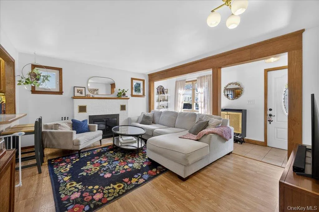 23 Roosevelt Place, Newburgh (city), NY, 3 Bedrooms Bedrooms, 6 Rooms Rooms,1 BathroomBathrooms,Residential,For Rent,Roosevelt,0,996424 23 Roosevelt Place, Newburgh (city), NY, 3 Bedrooms Bedrooms, 6 Rooms Rooms,1 BathroomBathrooms,Residential,For Rent,Roosevelt,0,996424