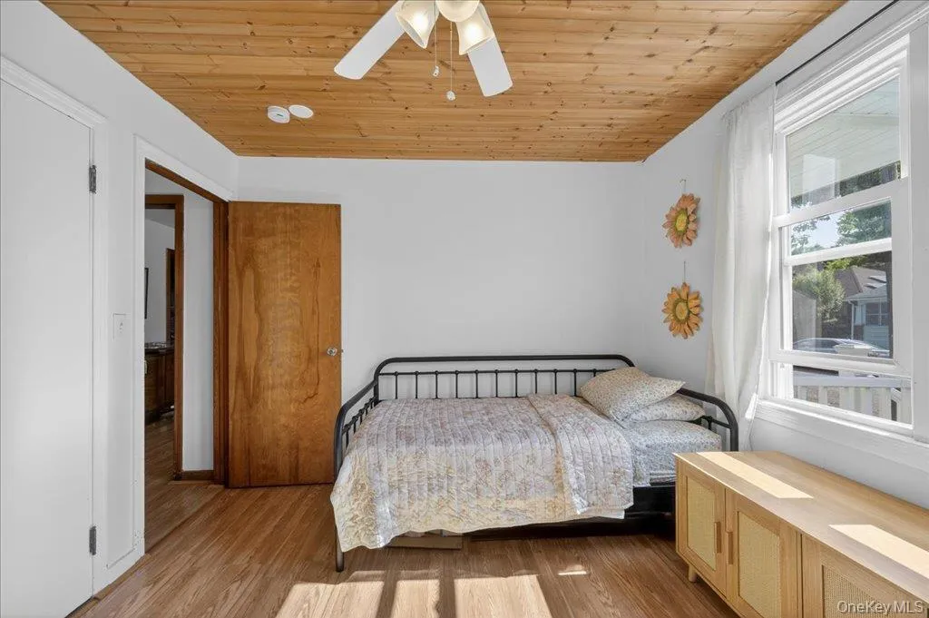 23 Roosevelt Place, Newburgh (city), NY, 3 Bedrooms Bedrooms, 6 Rooms Rooms,1 BathroomBathrooms,Residential,For Rent,Roosevelt,0,996424 23 Roosevelt Place, Newburgh (city), NY, 3 Bedrooms Bedrooms, 6 Rooms Rooms,1 BathroomBathrooms,Residential,For Rent,Roosevelt,0,996424