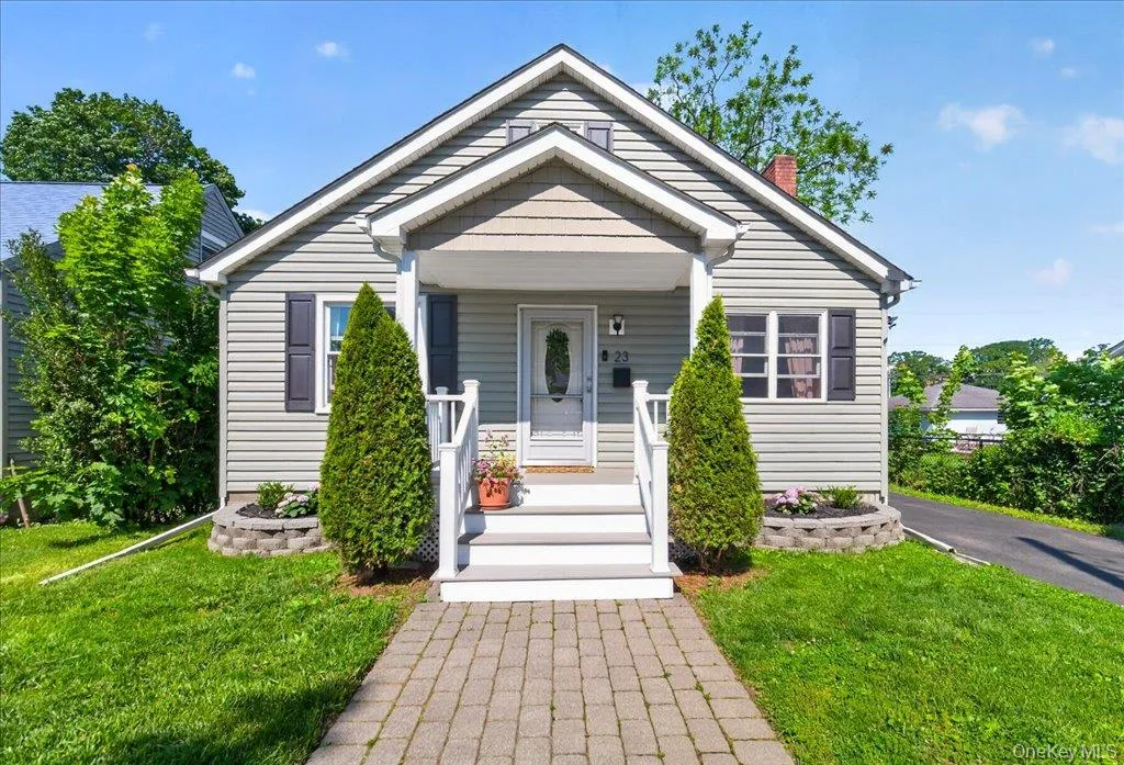 23 Roosevelt Place, Newburgh (city), NY, 3 Bedrooms Bedrooms, 6 Rooms Rooms,1 BathroomBathrooms,Residential,For Rent,Roosevelt,0,996424 23 Roosevelt Place, Newburgh (city), NY, 3 Bedrooms Bedrooms, 6 Rooms Rooms,1 BathroomBathrooms,Residential,For Rent,Roosevelt,0,996424