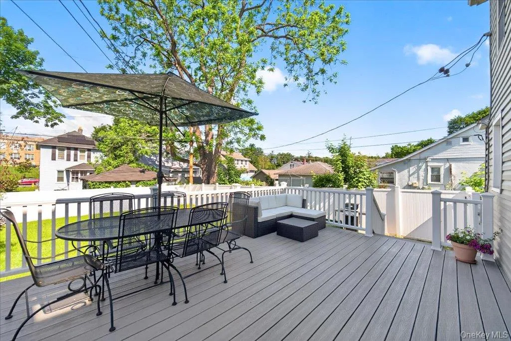23 Roosevelt Place, Newburgh (city), NY, 3 Bedrooms Bedrooms, 6 Rooms Rooms,1 BathroomBathrooms,Residential,For Rent,Roosevelt,0,996424 23 Roosevelt Place, Newburgh (city), NY, 3 Bedrooms Bedrooms, 6 Rooms Rooms,1 BathroomBathrooms,Residential,For Rent,Roosevelt,0,996424