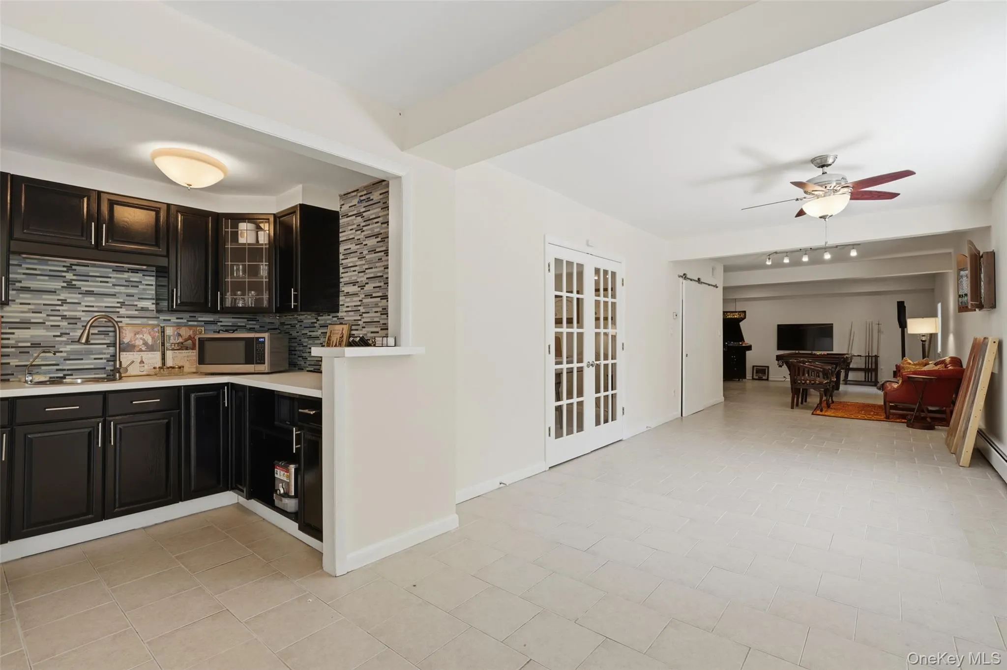 Updated wet bar view on lower level. Updated wet bar view on lower level.