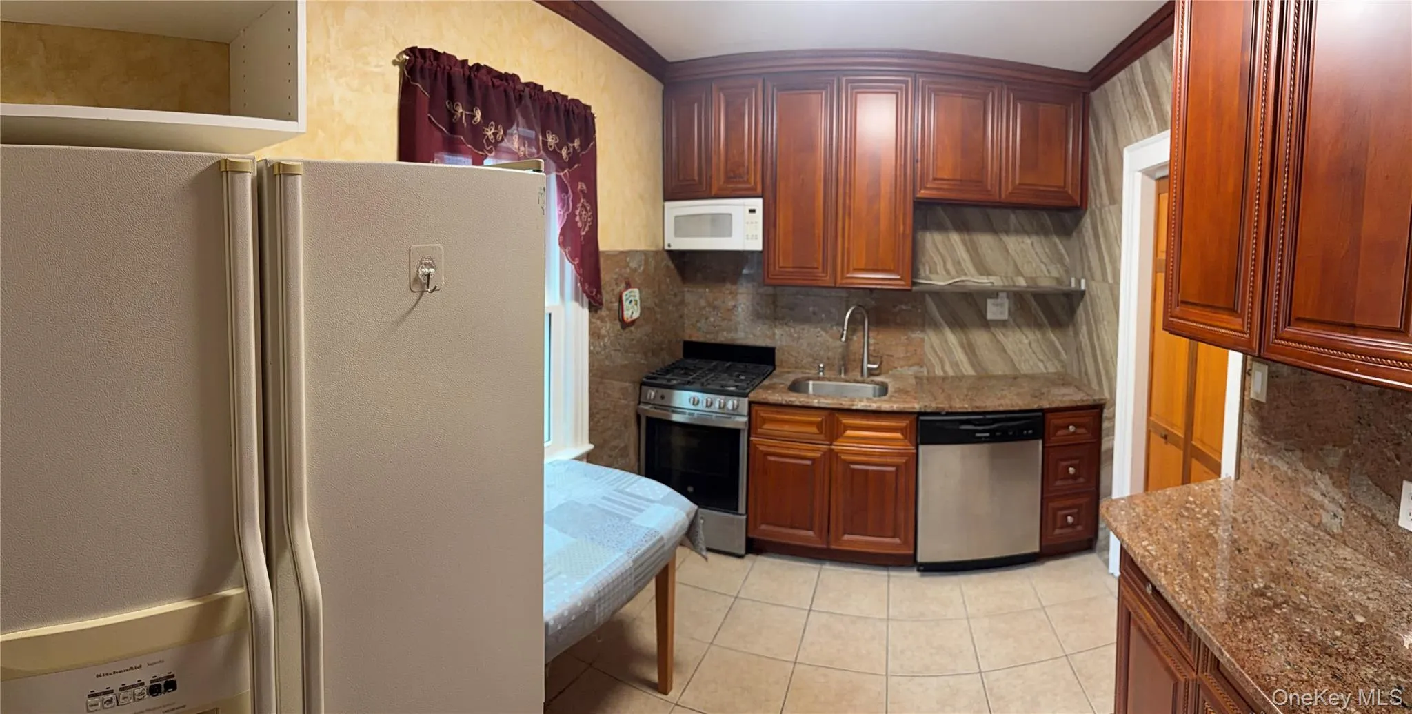 102-06 63rd Avenue, New York, NY, 2 Bedrooms Bedrooms, 4 Rooms Rooms,1 BathroomBathrooms,Residential Lease,For Rent,63rd,0,996452 102-06 63rd Avenue, New York, NY, 2 Bedrooms Bedrooms, 4 Rooms Rooms,1 BathroomBathrooms,Residential Lease,For Rent,63rd,0,996452
