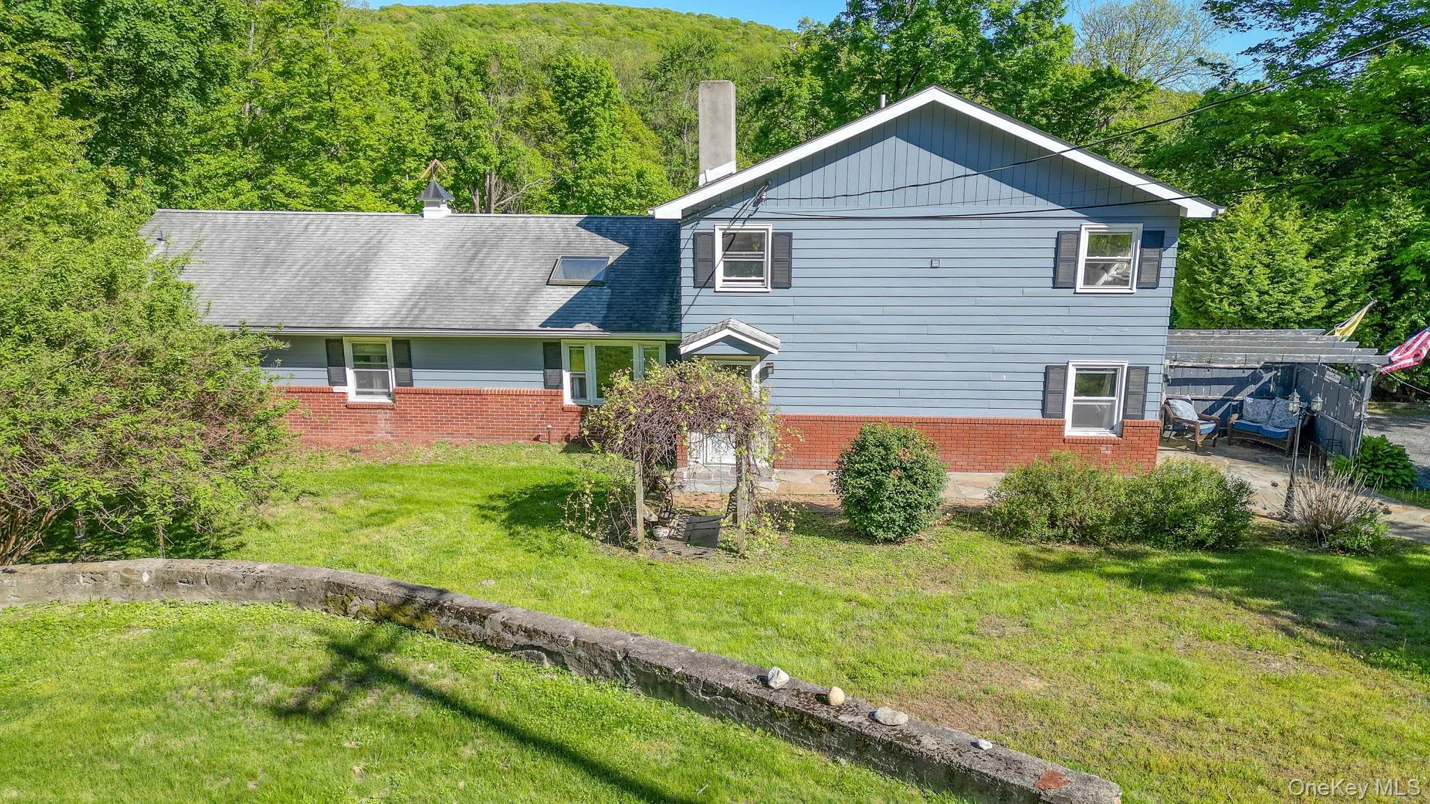 Unique Split Level Style home sitting on one Acre Unique Split Level Style home sitting on one Acre