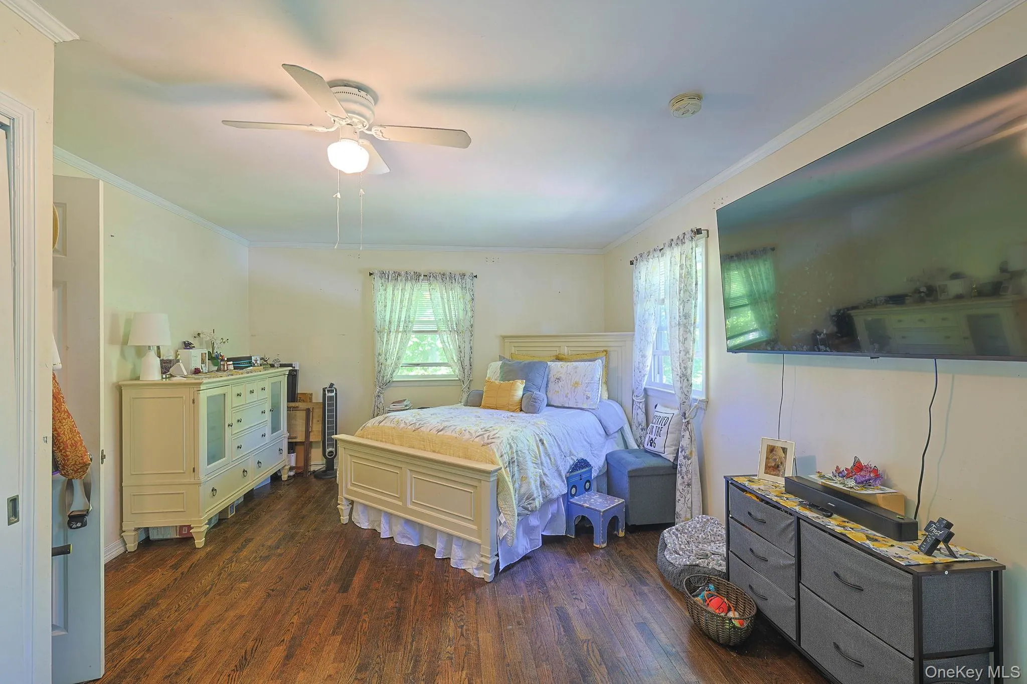 Bedroom with ceiling fan Bedroom with ceiling fan