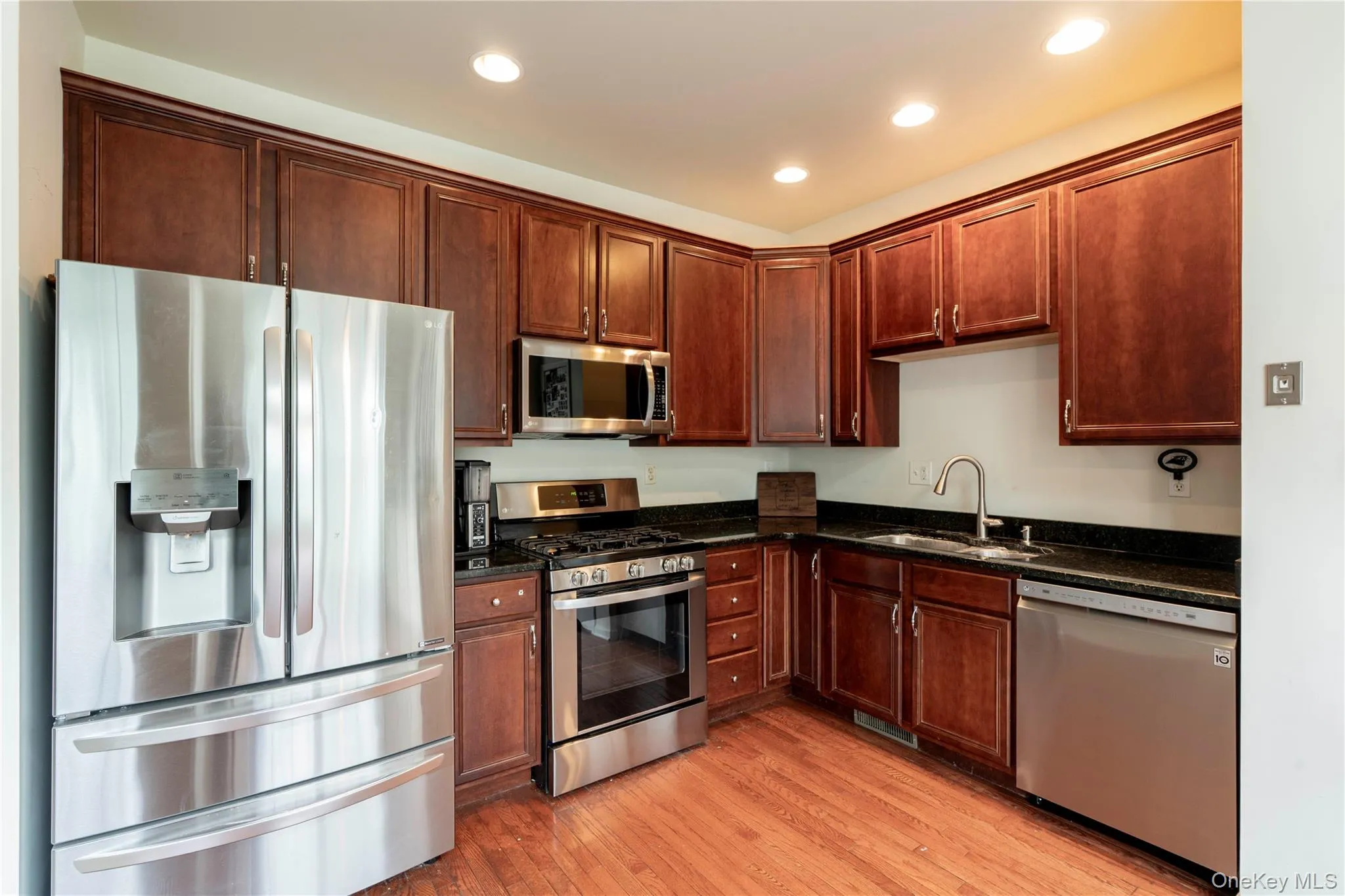 908 Huntington Drive, Fishkill, NY, 3 Bedrooms Bedrooms, 7 Rooms Rooms,2 BathroomsBathrooms,Residential,For Rent,Huntington,0,996473 908 Huntington Drive, Fishkill, NY, 3 Bedrooms Bedrooms, 7 Rooms Rooms,2 BathroomsBathrooms,Residential,For Rent,Huntington,0,996473