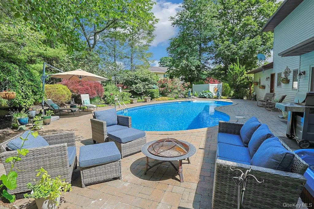 22 Peach Street, Orangetown, NY, 5 Bedrooms Bedrooms, 9 Rooms Rooms,3 BathroomsBathrooms,Residential,For Rent,Peach,0,996490 22 Peach Street, Orangetown, NY, 5 Bedrooms Bedrooms, 9 Rooms Rooms,3 BathroomsBathrooms,Residential,For Rent,Peach,0,996490