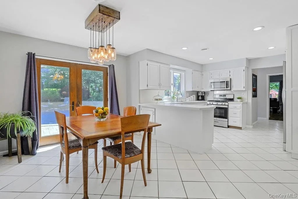 22 Peach Street, Orangetown, NY, 5 Bedrooms Bedrooms, 9 Rooms Rooms,3 BathroomsBathrooms,Residential,For Rent,Peach,0,996490 22 Peach Street, Orangetown, NY, 5 Bedrooms Bedrooms, 9 Rooms Rooms,3 BathroomsBathrooms,Residential,For Rent,Peach,0,996490