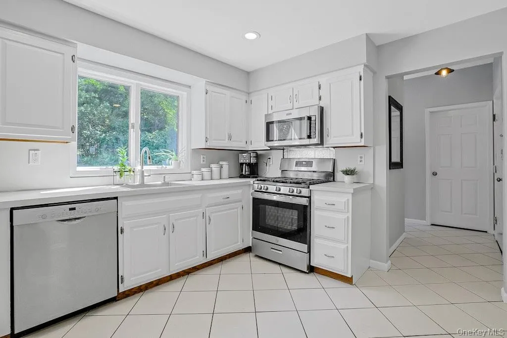 22 Peach Street, Orangetown, NY, 5 Bedrooms Bedrooms, 9 Rooms Rooms,3 BathroomsBathrooms,Residential,For Rent,Peach,0,996490 22 Peach Street, Orangetown, NY, 5 Bedrooms Bedrooms, 9 Rooms Rooms,3 BathroomsBathrooms,Residential,For Rent,Peach,0,996490