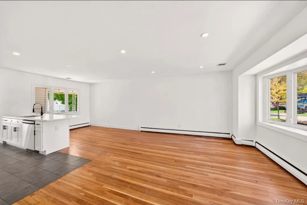 8 Whitebirch Lane, Smithtown, NY, 4 Bedrooms Bedrooms, 10 Rooms Rooms,2 BathroomsBathrooms,Residential,For Rent,Whitebirch,0,996494 8 Whitebirch Lane, Smithtown, NY, 4 Bedrooms Bedrooms, 10 Rooms Rooms,2 BathroomsBathrooms,Residential,For Rent,Whitebirch,0,996494