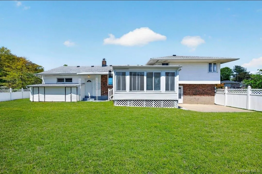 8 Whitebirch Lane, Smithtown, NY, 4 Bedrooms Bedrooms, 10 Rooms Rooms,2 BathroomsBathrooms,Residential,For Rent,Whitebirch,0,996494 8 Whitebirch Lane, Smithtown, NY, 4 Bedrooms Bedrooms, 10 Rooms Rooms,2 BathroomsBathrooms,Residential,For Rent,Whitebirch,0,996494