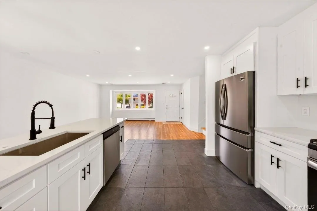 8 Whitebirch Lane, Smithtown, NY, 4 Bedrooms Bedrooms, 10 Rooms Rooms,2 BathroomsBathrooms,Residential,For Rent,Whitebirch,0,996494 8 Whitebirch Lane, Smithtown, NY, 4 Bedrooms Bedrooms, 10 Rooms Rooms,2 BathroomsBathrooms,Residential,For Rent,Whitebirch,0,996494