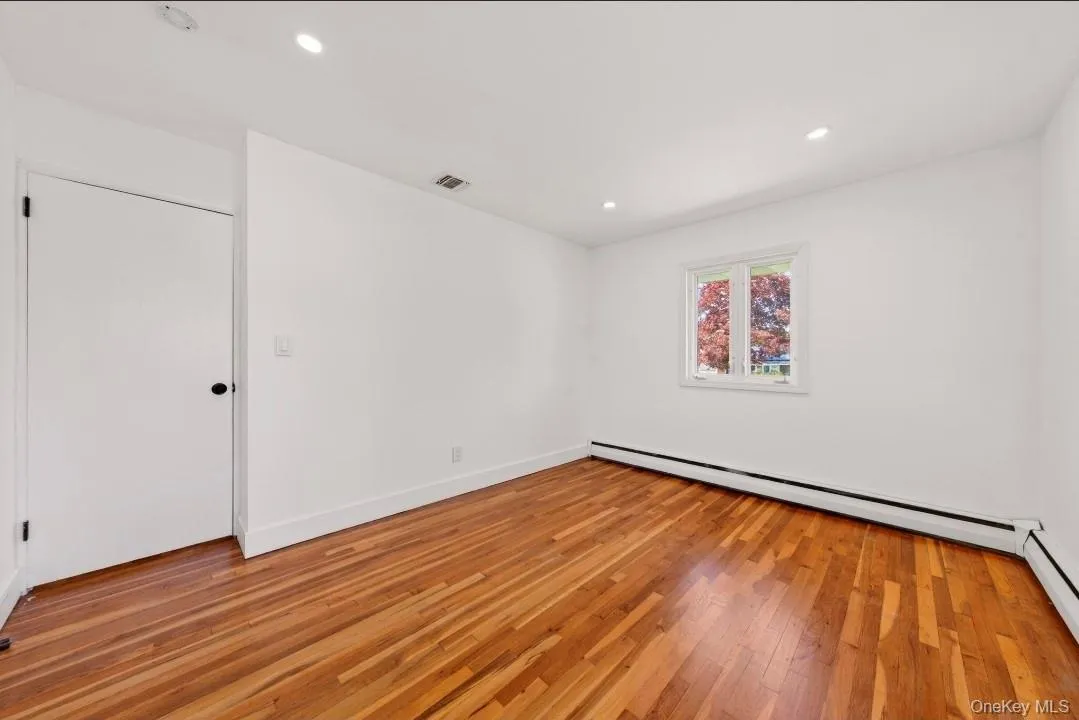 8 Whitebirch Lane, Smithtown, NY, 4 Bedrooms Bedrooms, 10 Rooms Rooms,2 BathroomsBathrooms,Residential,For Rent,Whitebirch,0,996494 8 Whitebirch Lane, Smithtown, NY, 4 Bedrooms Bedrooms, 10 Rooms Rooms,2 BathroomsBathrooms,Residential,For Rent,Whitebirch,0,996494