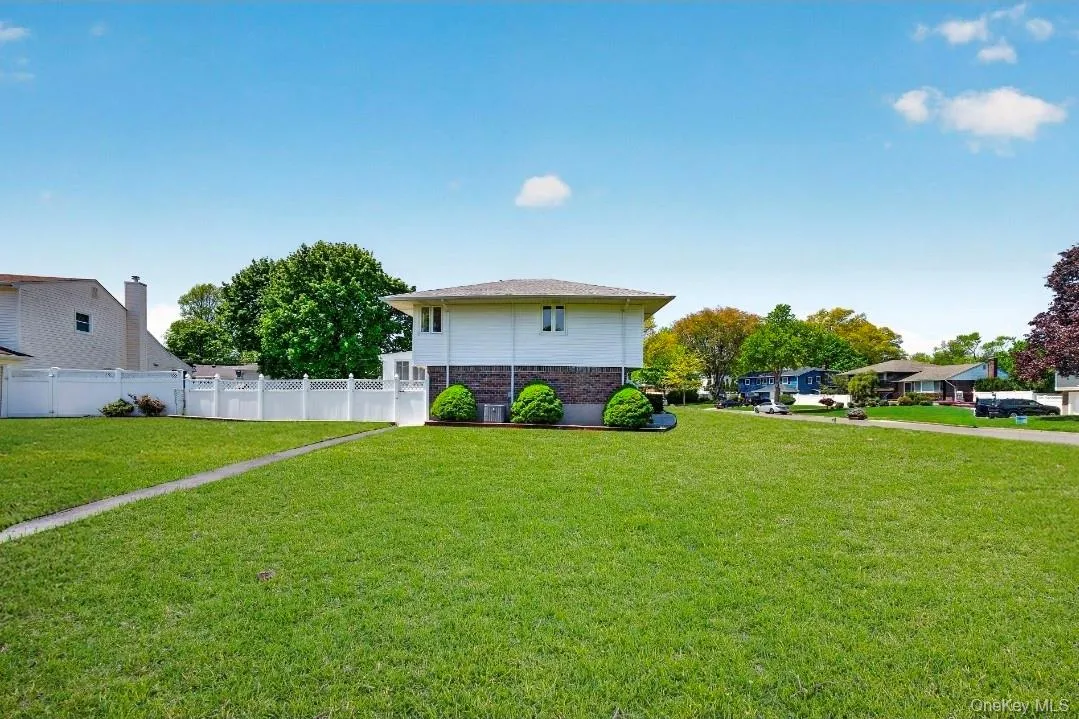 8 Whitebirch Lane, Smithtown, NY, 4 Bedrooms Bedrooms, 10 Rooms Rooms,2 BathroomsBathrooms,Residential,For Rent,Whitebirch,0,996494 8 Whitebirch Lane, Smithtown, NY, 4 Bedrooms Bedrooms, 10 Rooms Rooms,2 BathroomsBathrooms,Residential,For Rent,Whitebirch,0,996494
