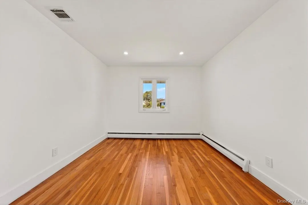 8 Whitebirch Lane, Smithtown, NY, 4 Bedrooms Bedrooms, 10 Rooms Rooms,2 BathroomsBathrooms,Residential,For Rent,Whitebirch,0,996494 8 Whitebirch Lane, Smithtown, NY, 4 Bedrooms Bedrooms, 10 Rooms Rooms,2 BathroomsBathrooms,Residential,For Rent,Whitebirch,0,996494